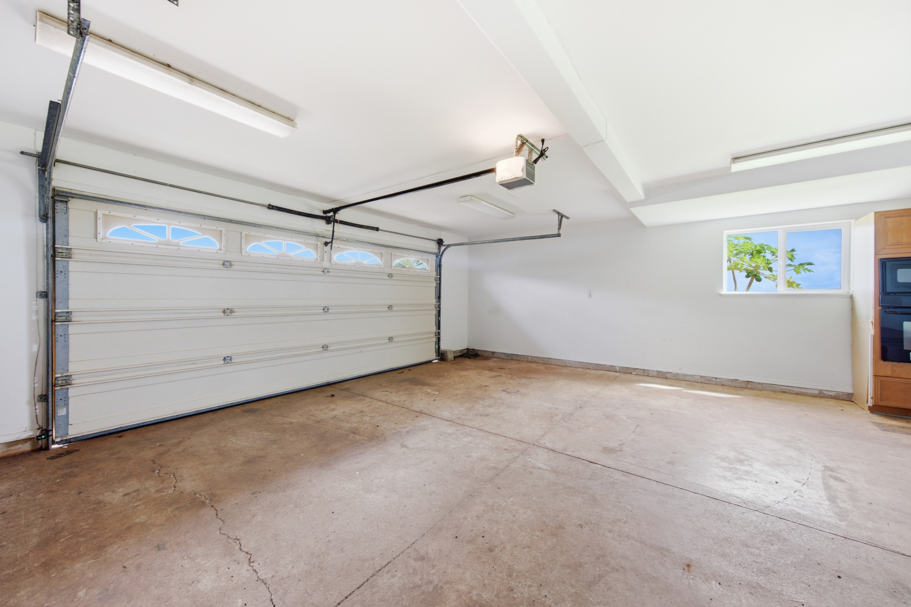 3144-b Unahe St Property Photo 25