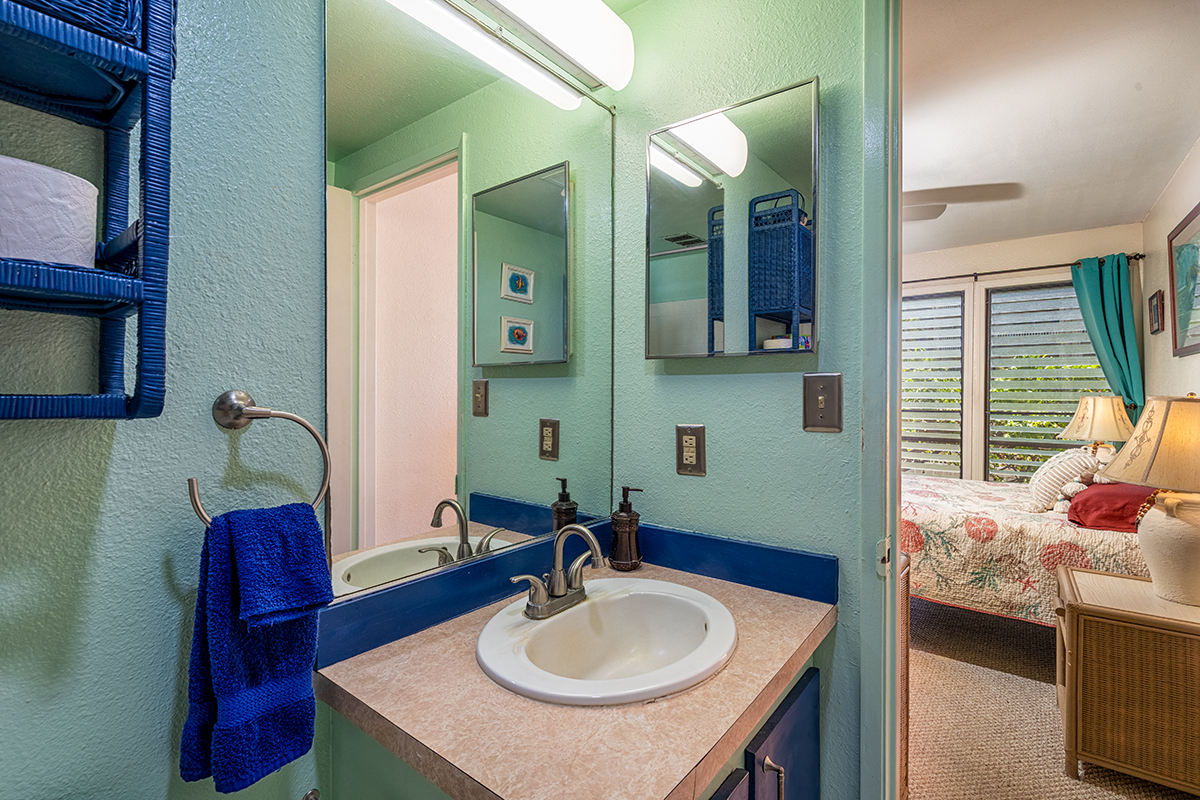 75-6002 The Sea Village 1102 Property Photo 9