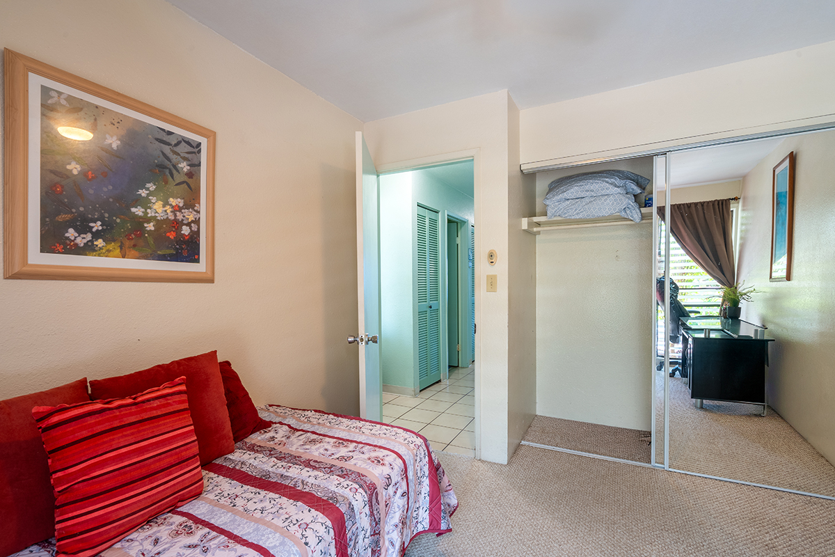 75-6002 The Sea Village 1102 Property Photo 12