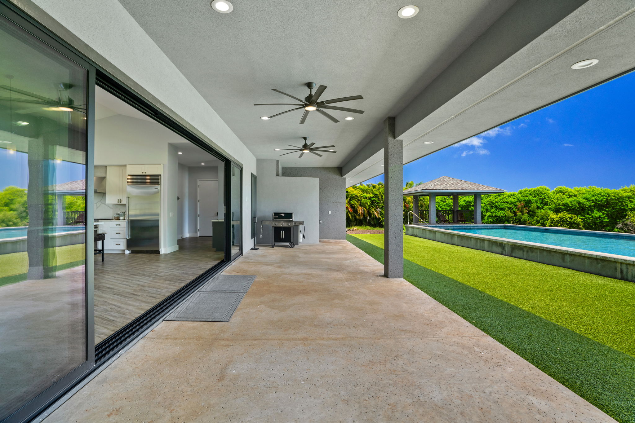 2607-a Halalu St Property Photo 8