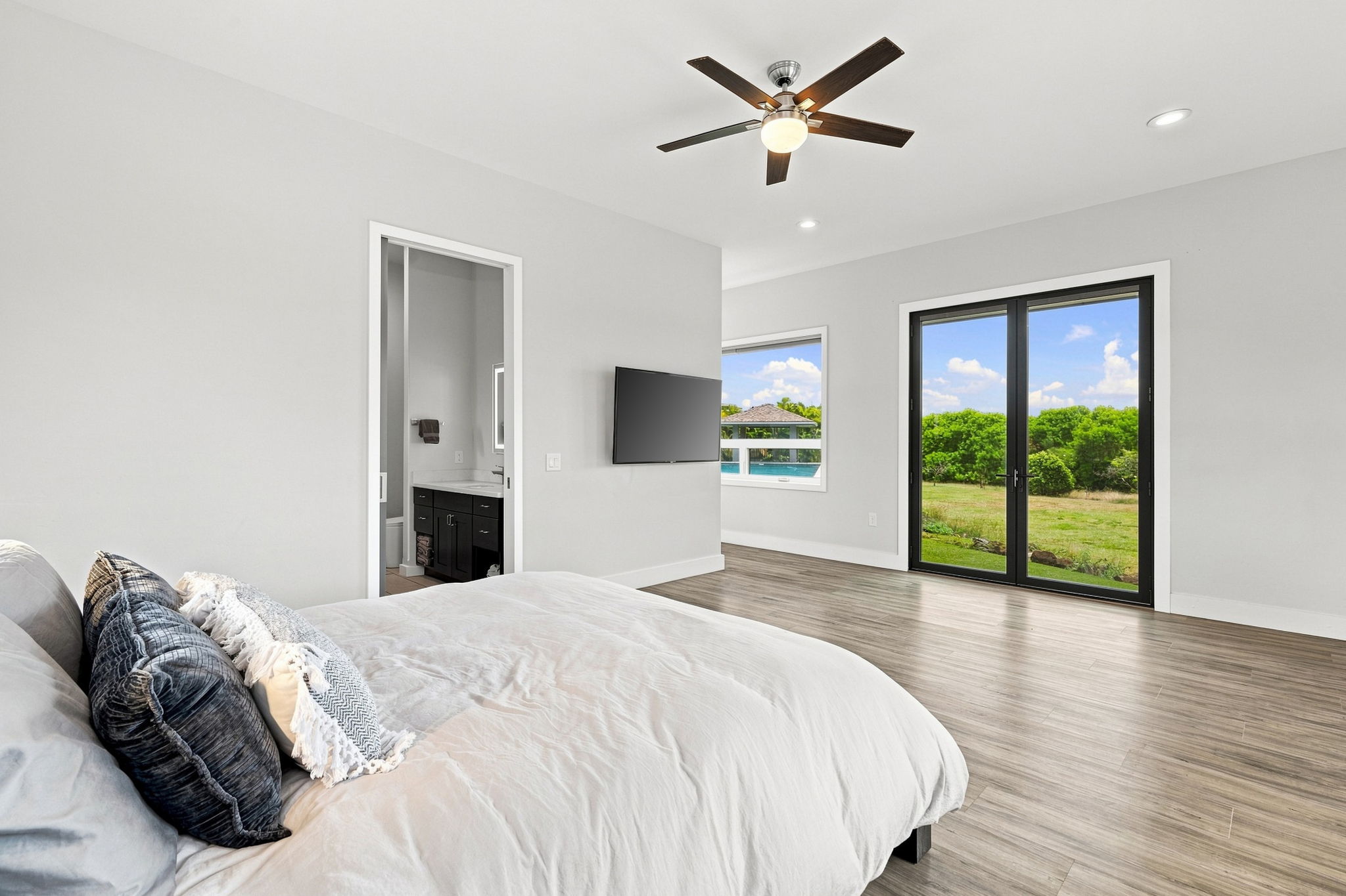 2607-a Halalu St Property Photo 16