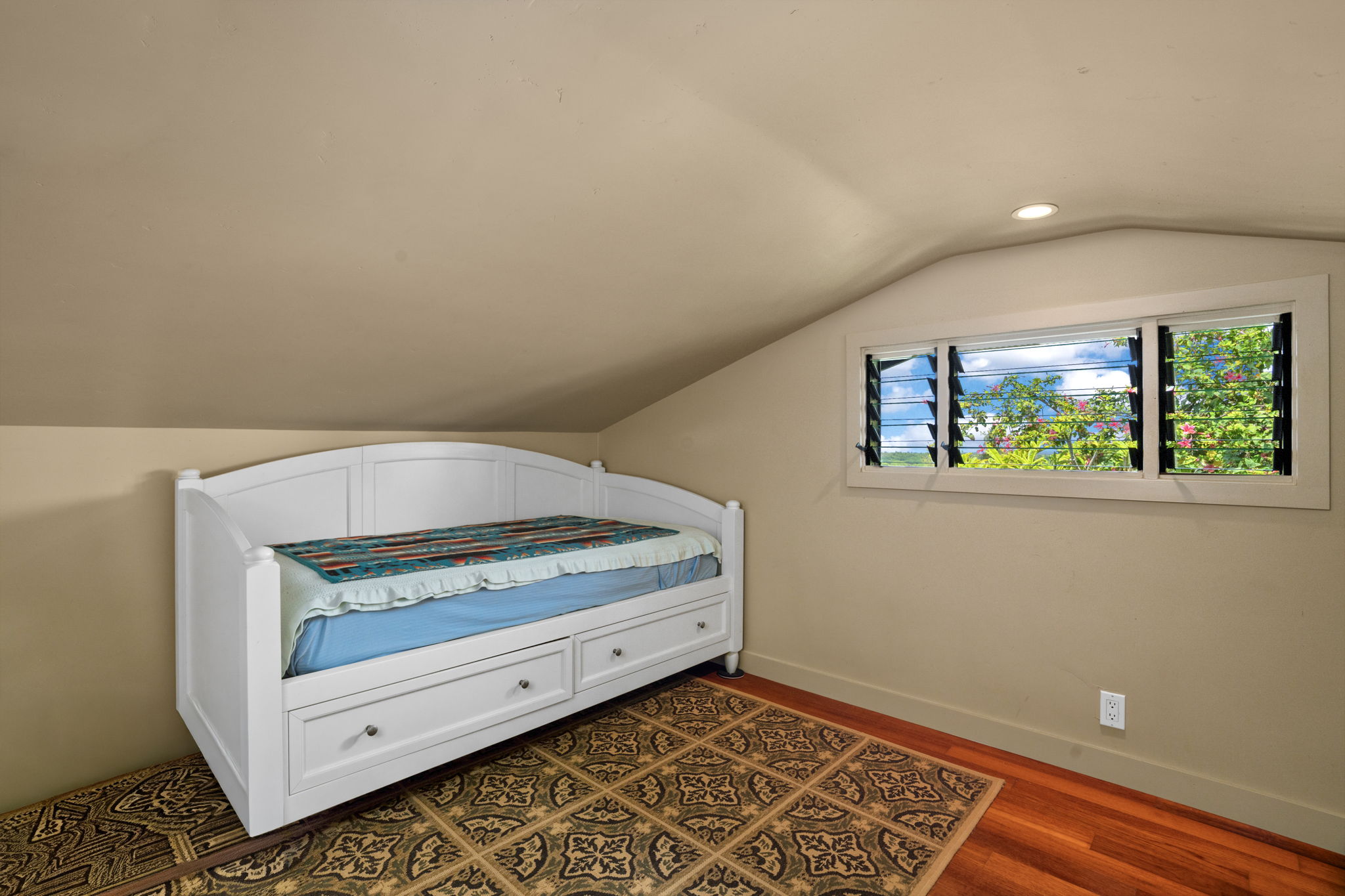 5384 Kumole St Property Photo 13