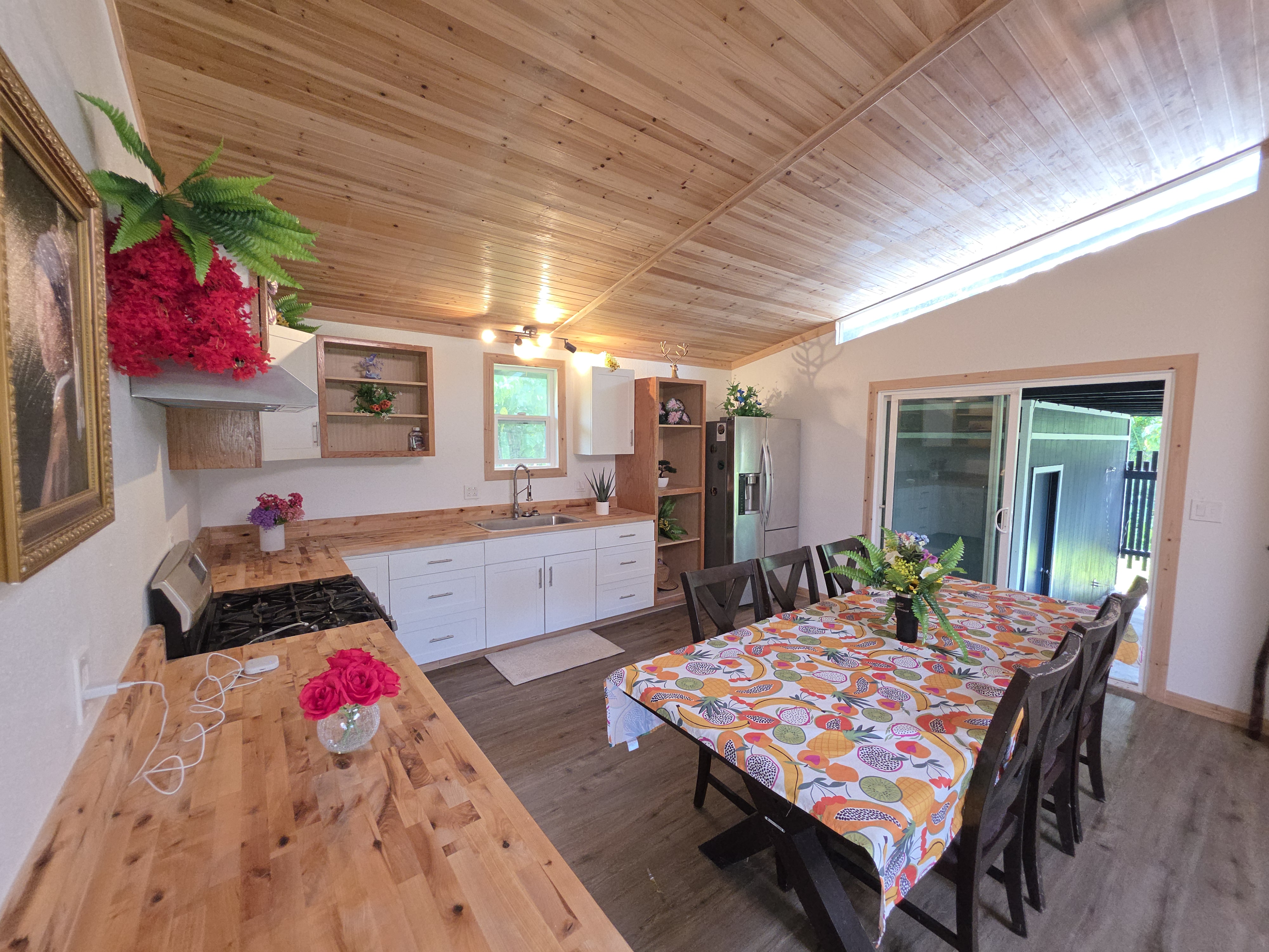 732568 Property Photo 4
