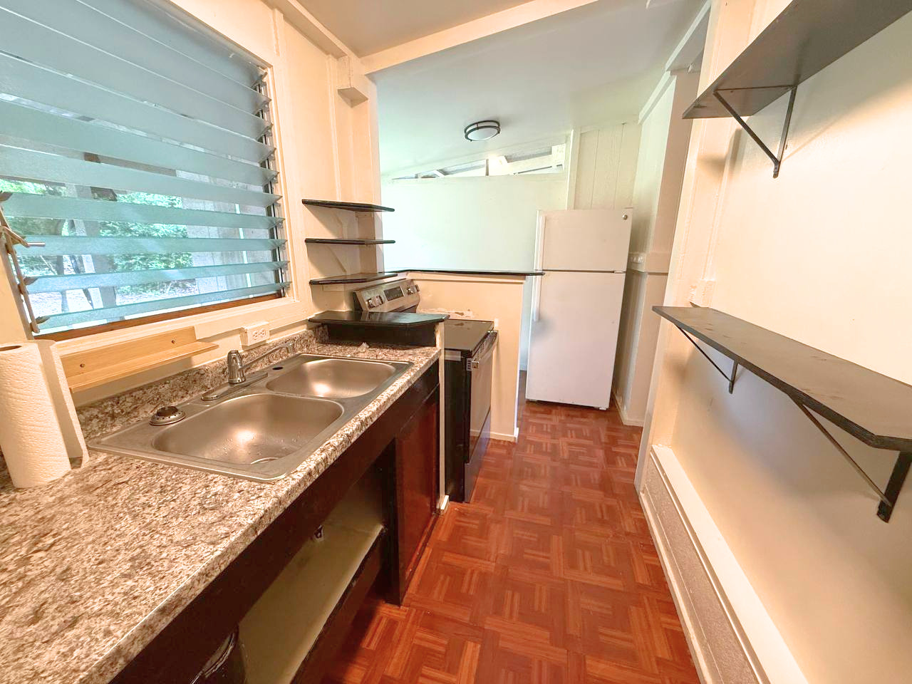 1172 Kawailani St Property Photo 8