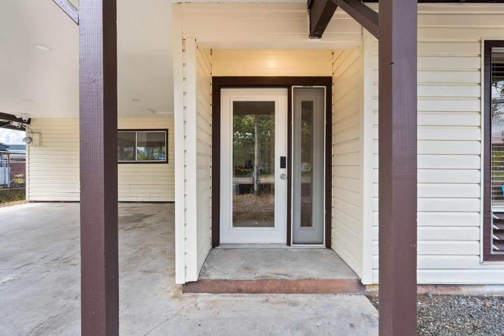 289 E Lanikaula St Property Photo 3