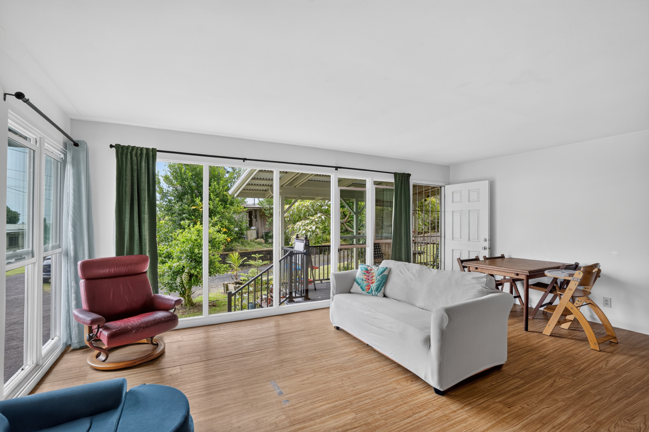 243 Aipuni St Property Photo 4