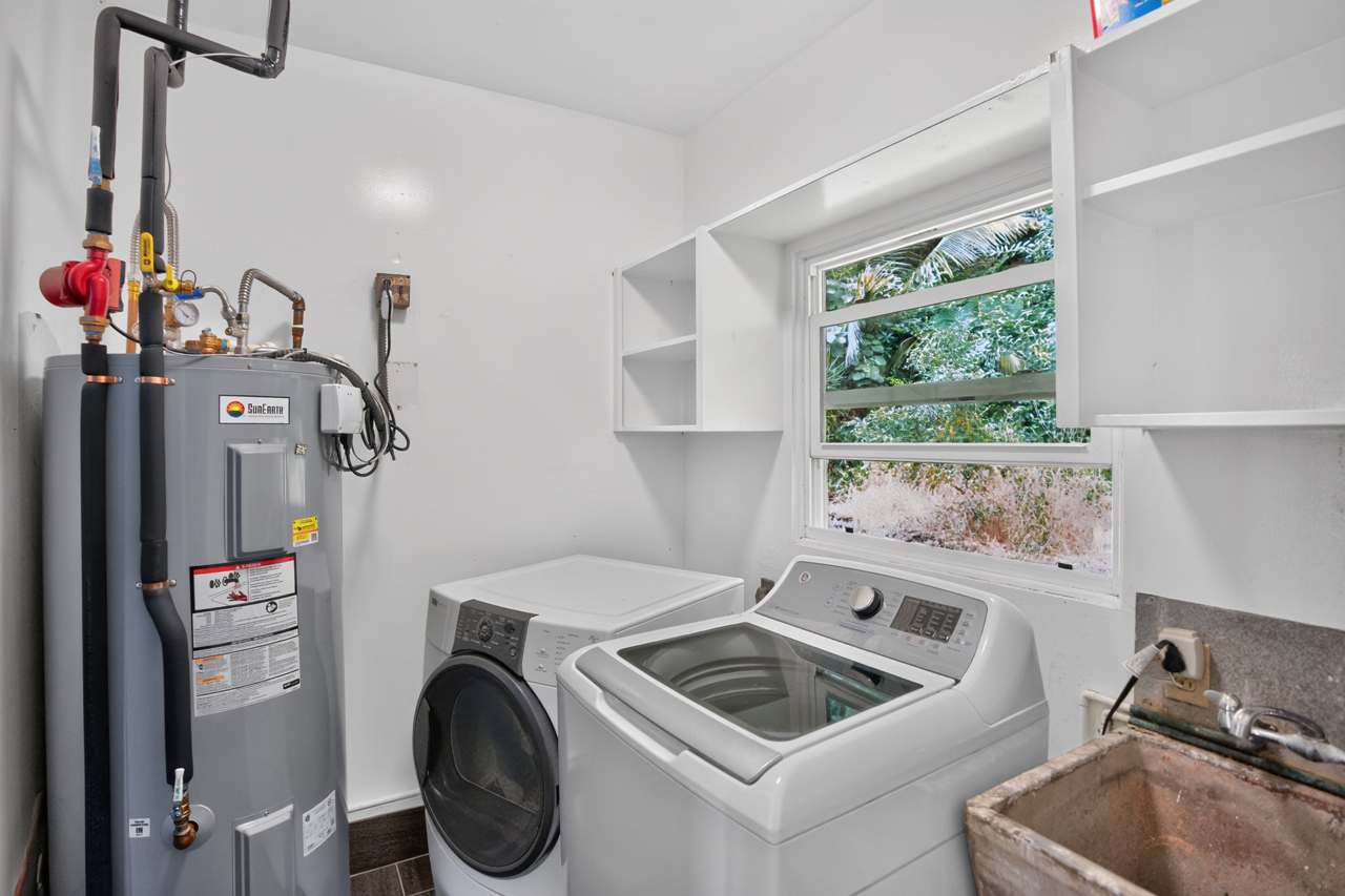 243 Aipuni St Property Photo 12