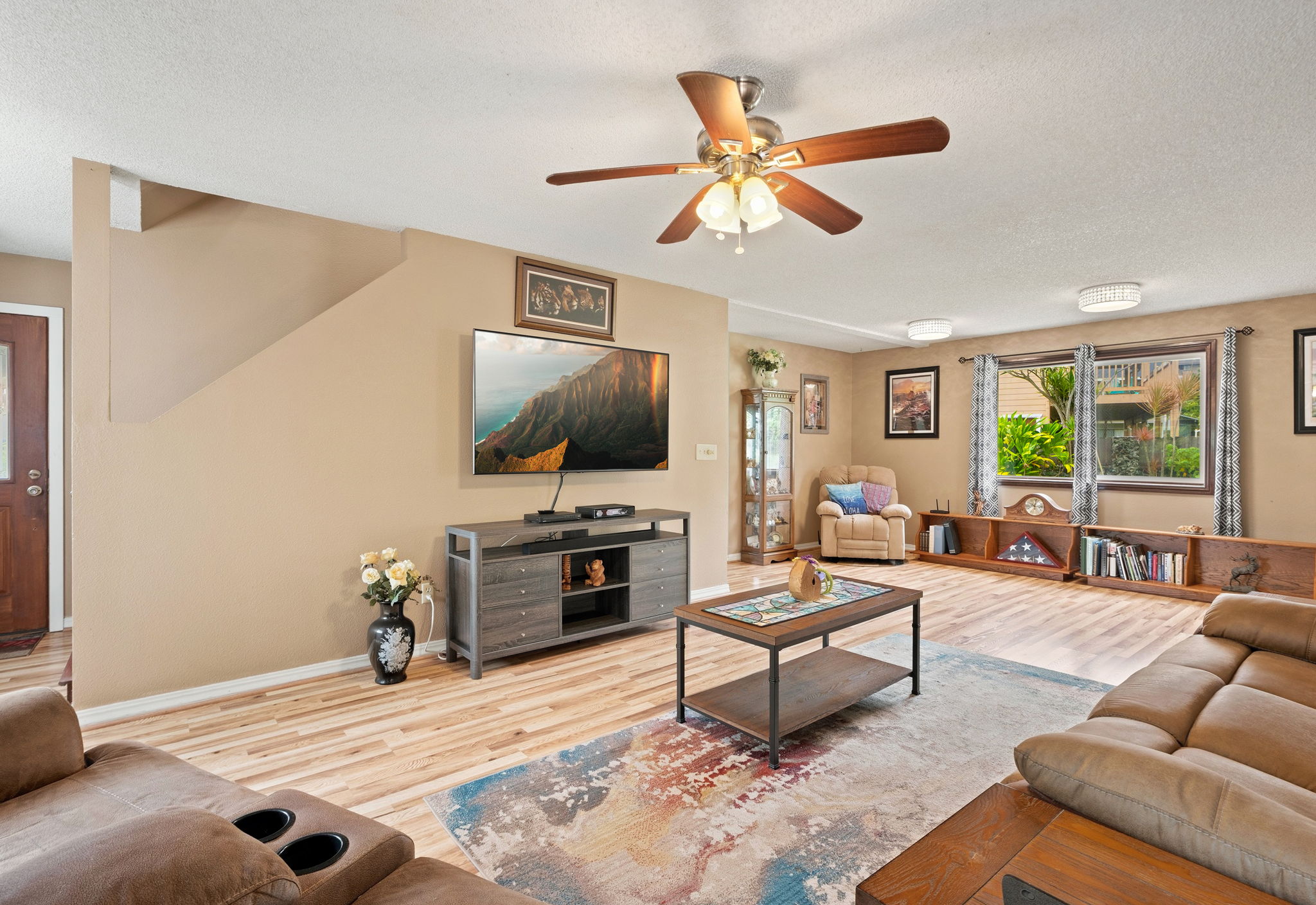 2899 Aukoi St Property Photo 5