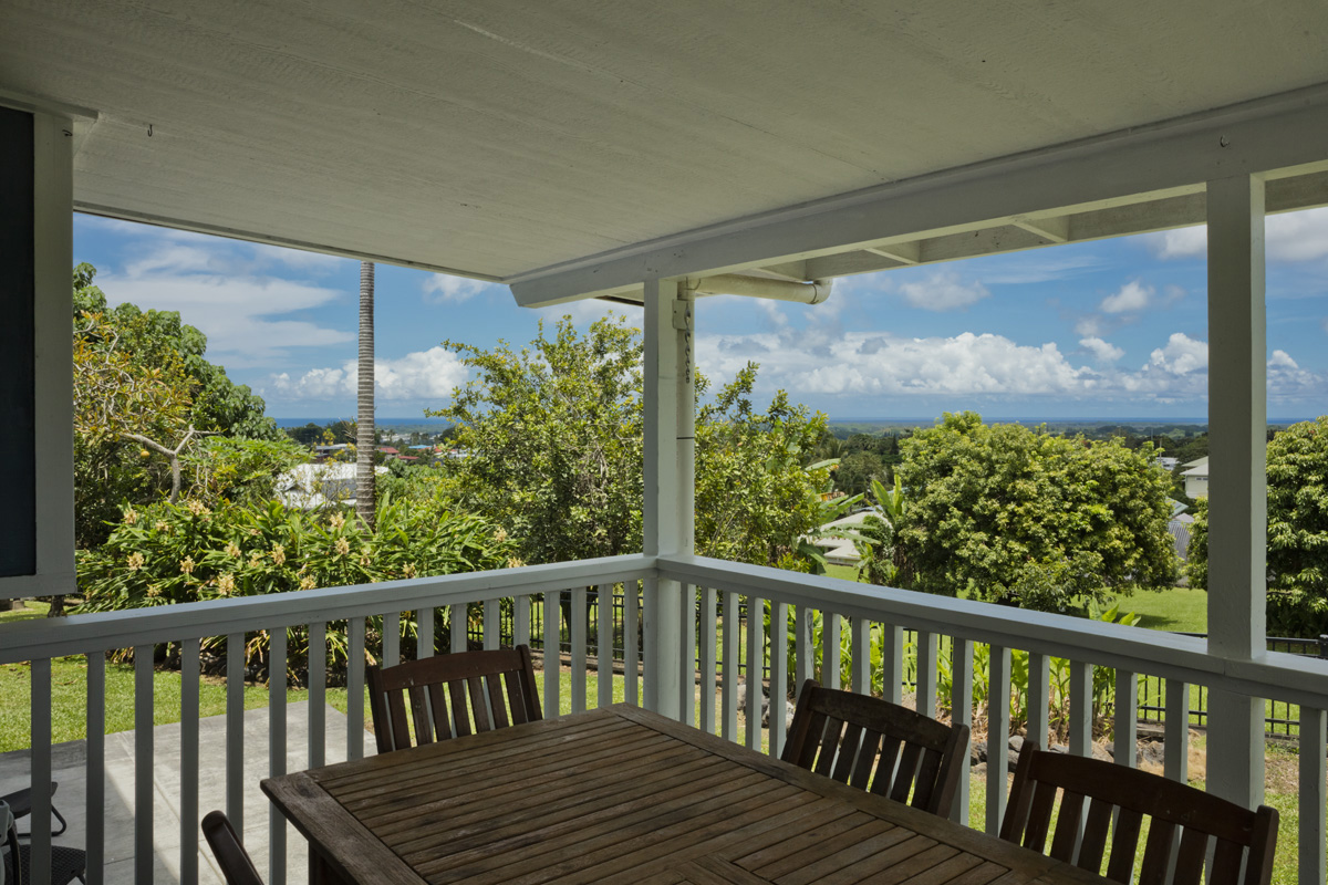 1675 Oneawa Way Property Photo 9