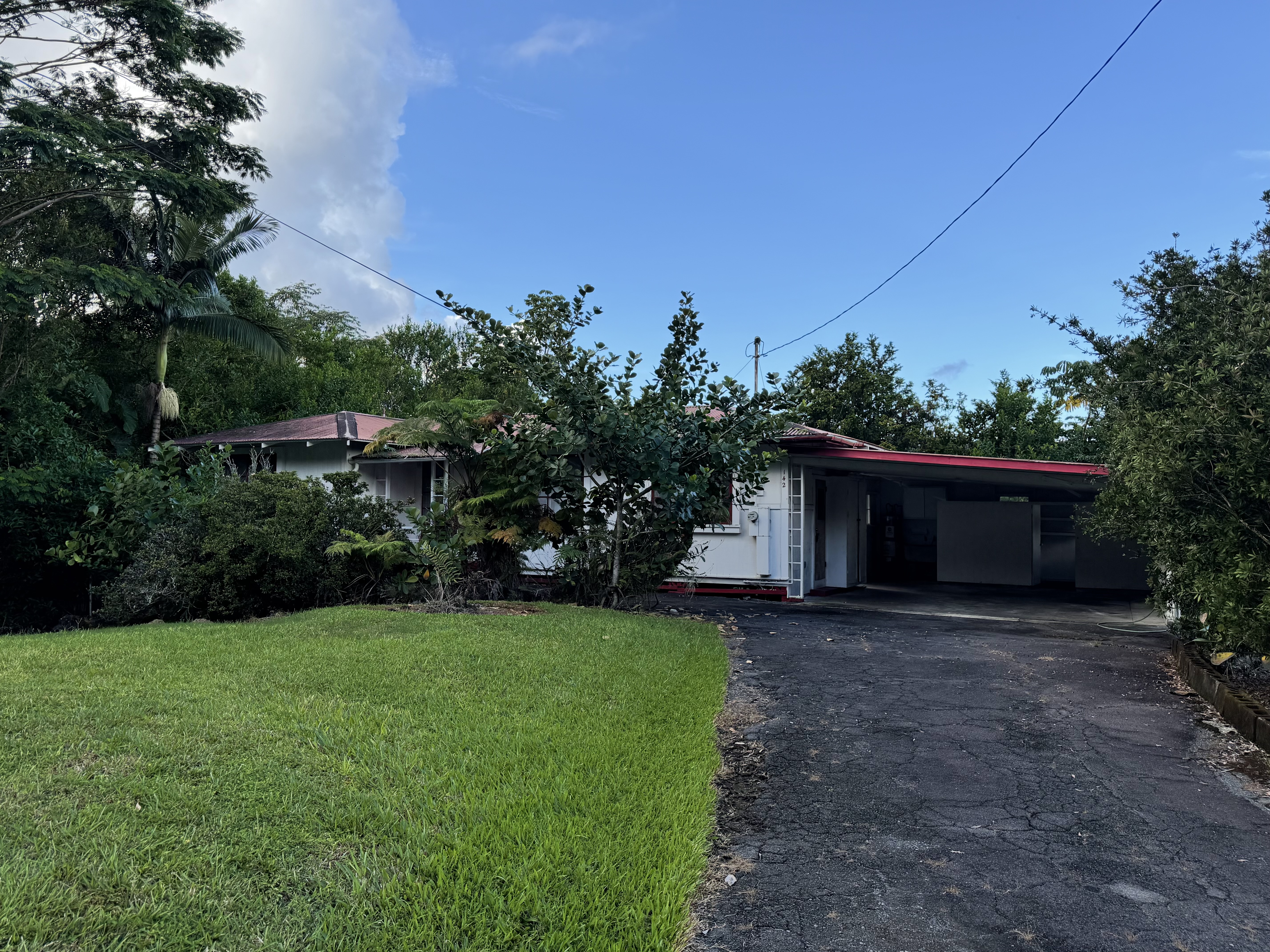 142 Palani St Property Photo 2