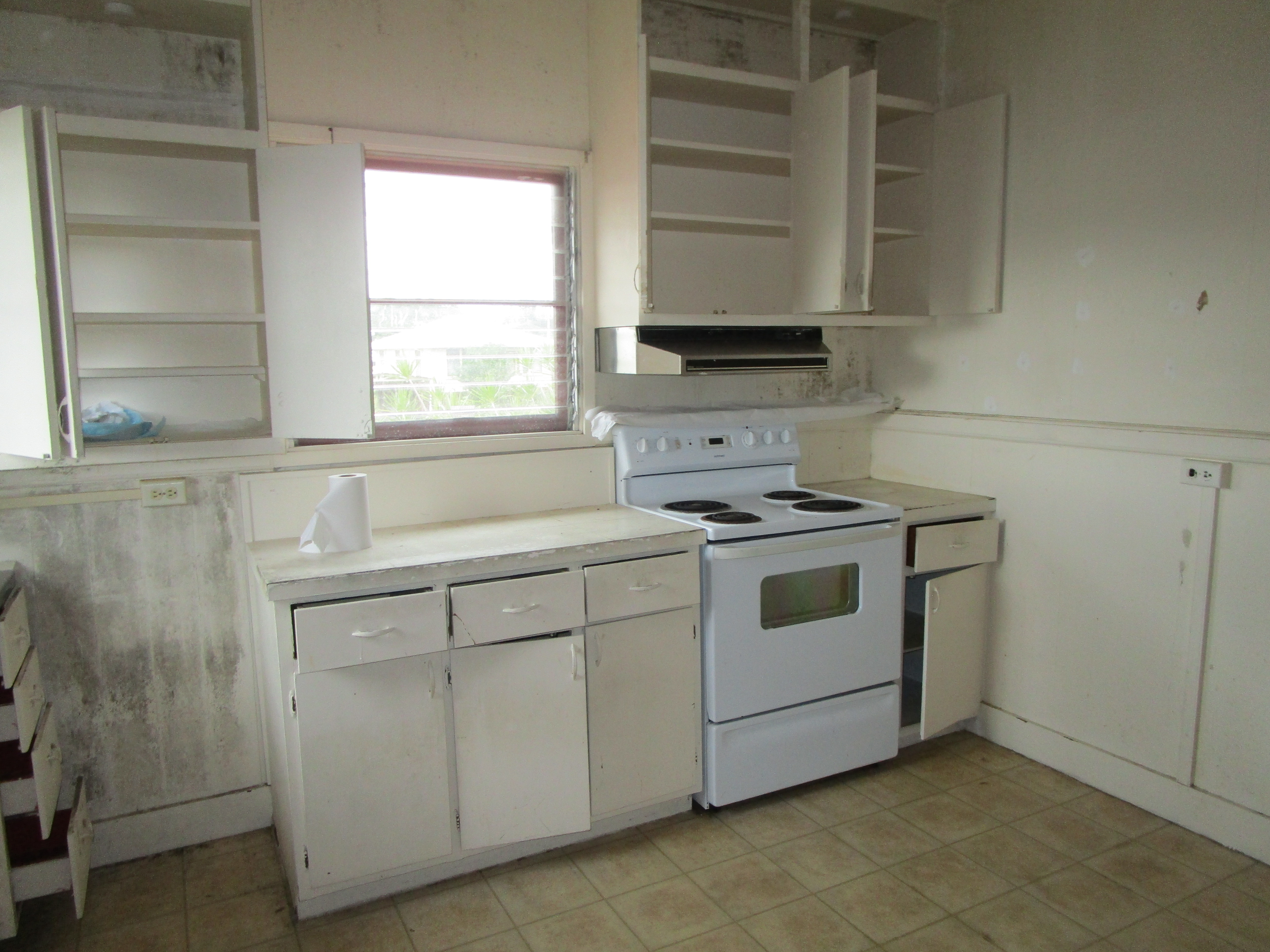 66 Ohea St Property Photo 4
