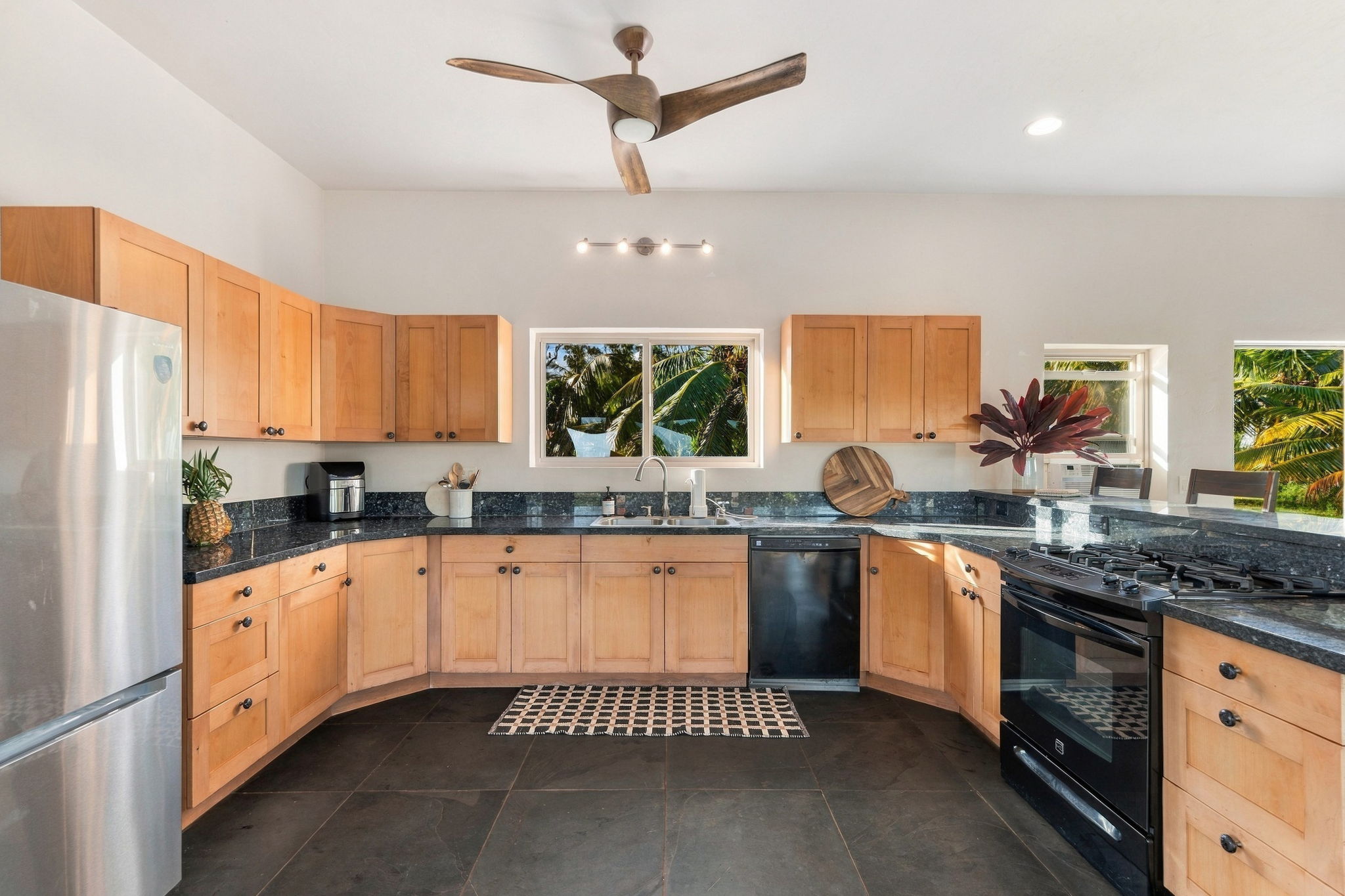 6020 Koolau Rd 0053 Property Photo 5
