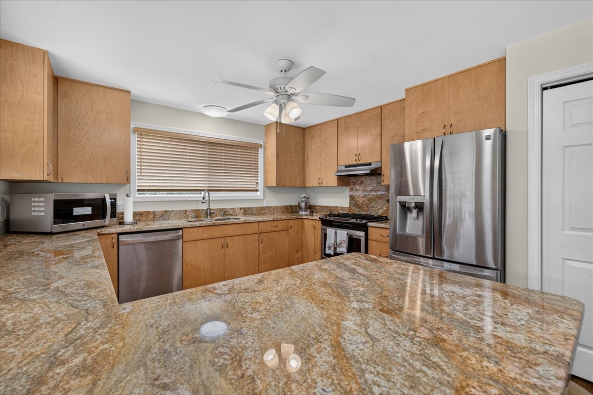 15-122 Kamano St Property Photo 4