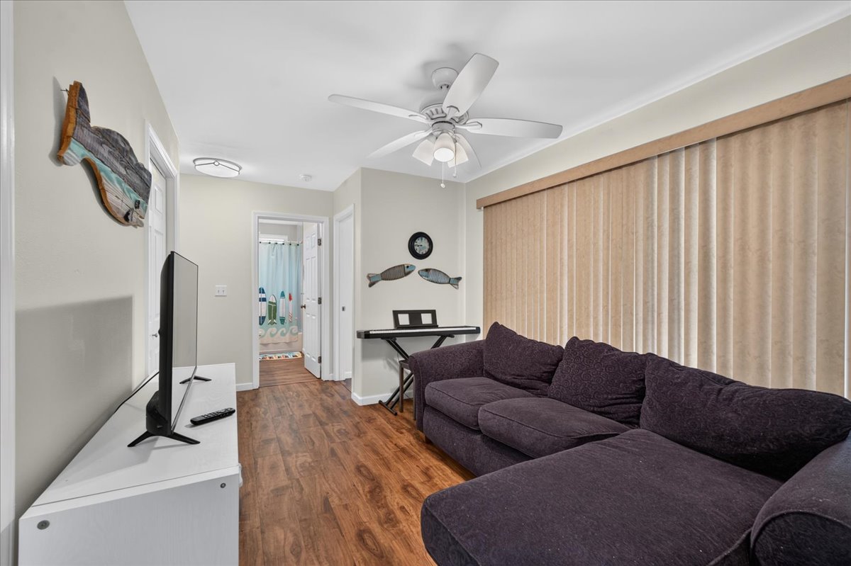 15-122 Kamano St Property Photo 6