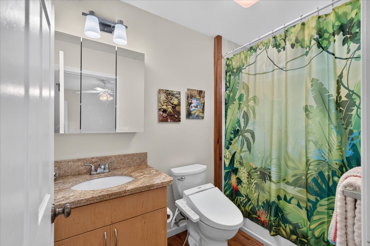 15-122 Kamano St Property Photo 8