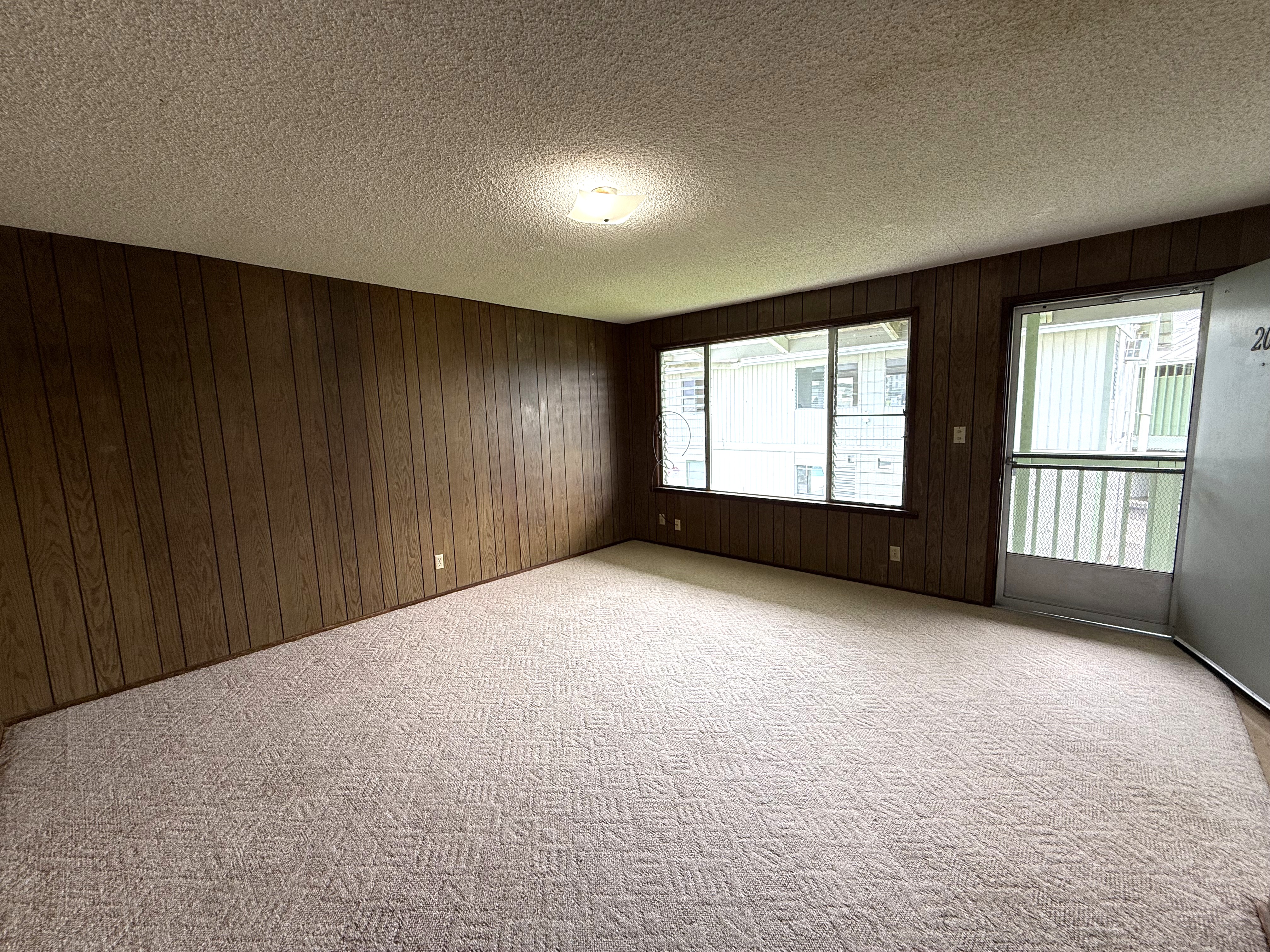 485 Waianuenue Ave 201 Property Photo 1