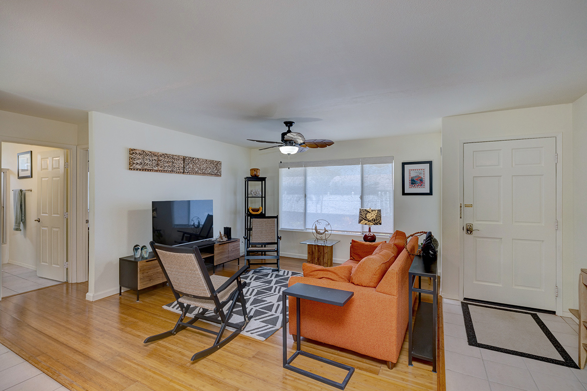 128-b Kinai Pl Property Photo 4