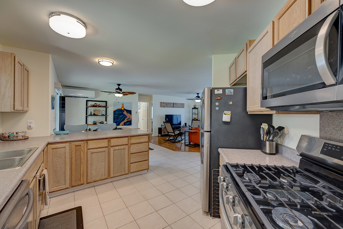 128-b Kinai Pl Property Photo 5