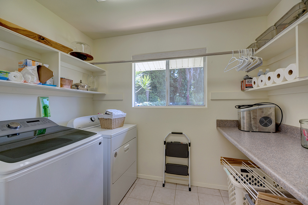 128-b Kinai Pl Property Photo 17