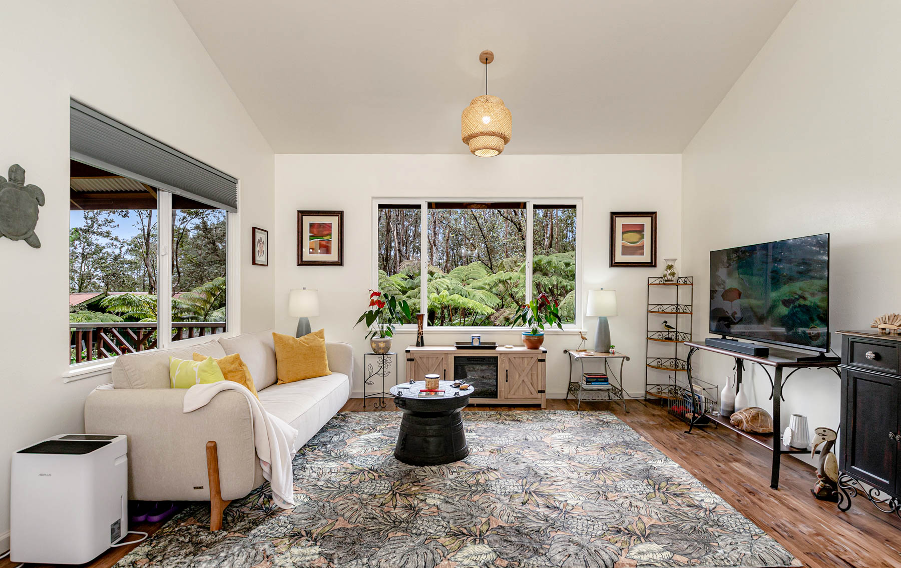 11-3925-a Liona St Property Photo 7