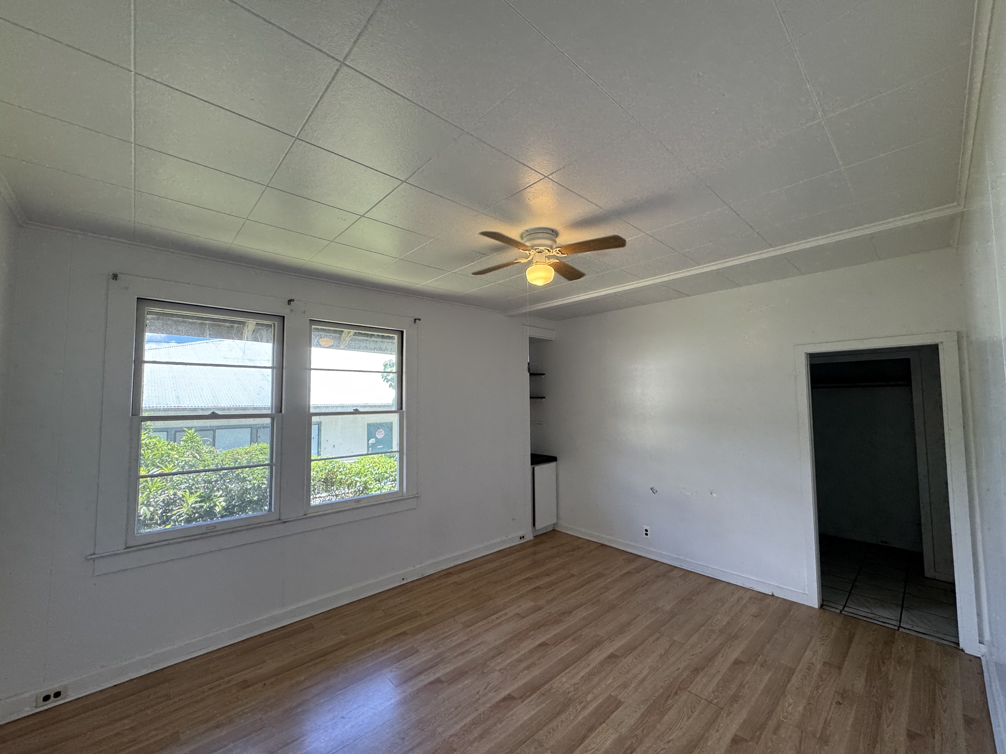 1186 Kinoole St Property Photo 10
