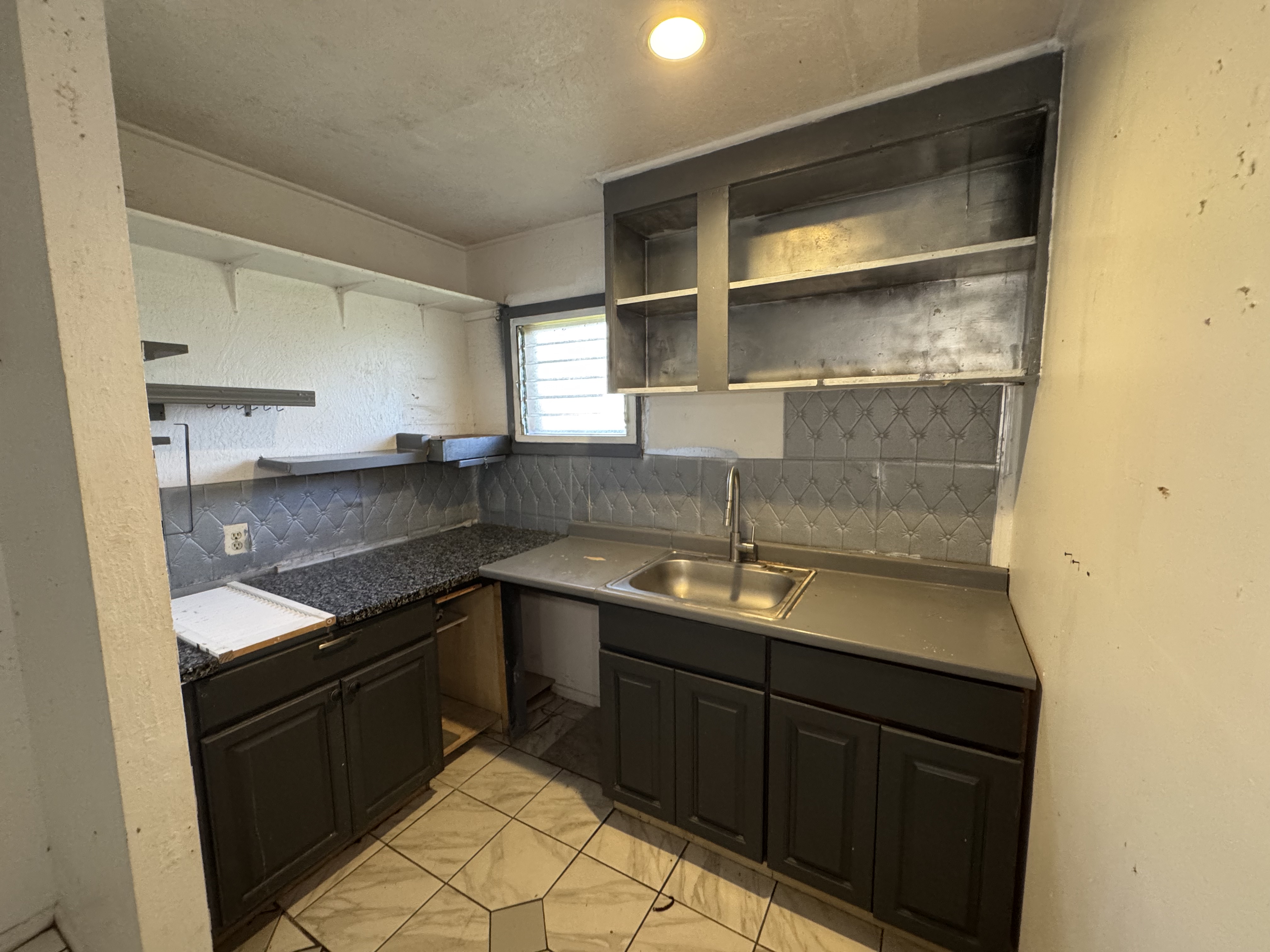 1186 Kinoole St Property Photo 28