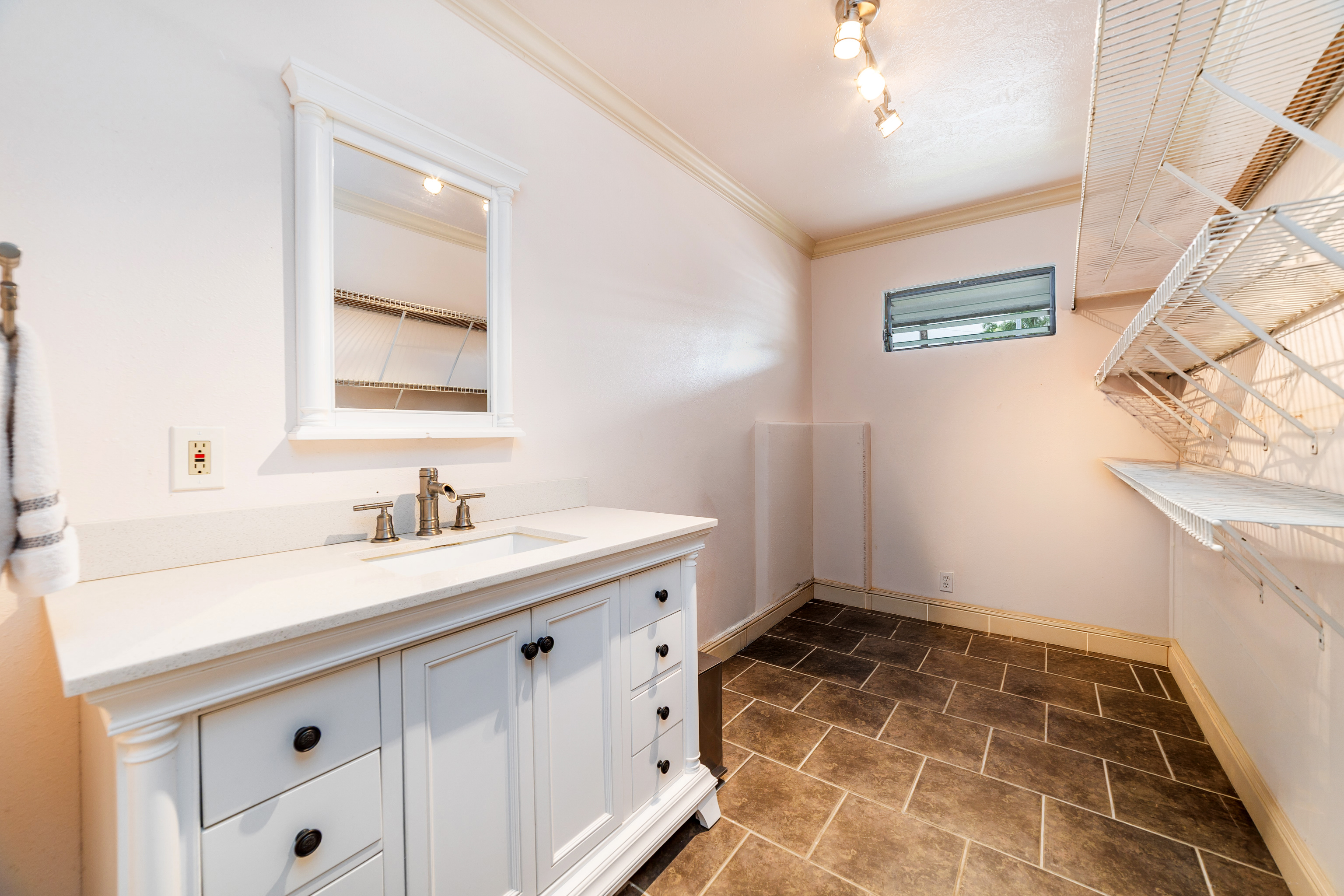 42 Wainaku St 210 Property Photo 15