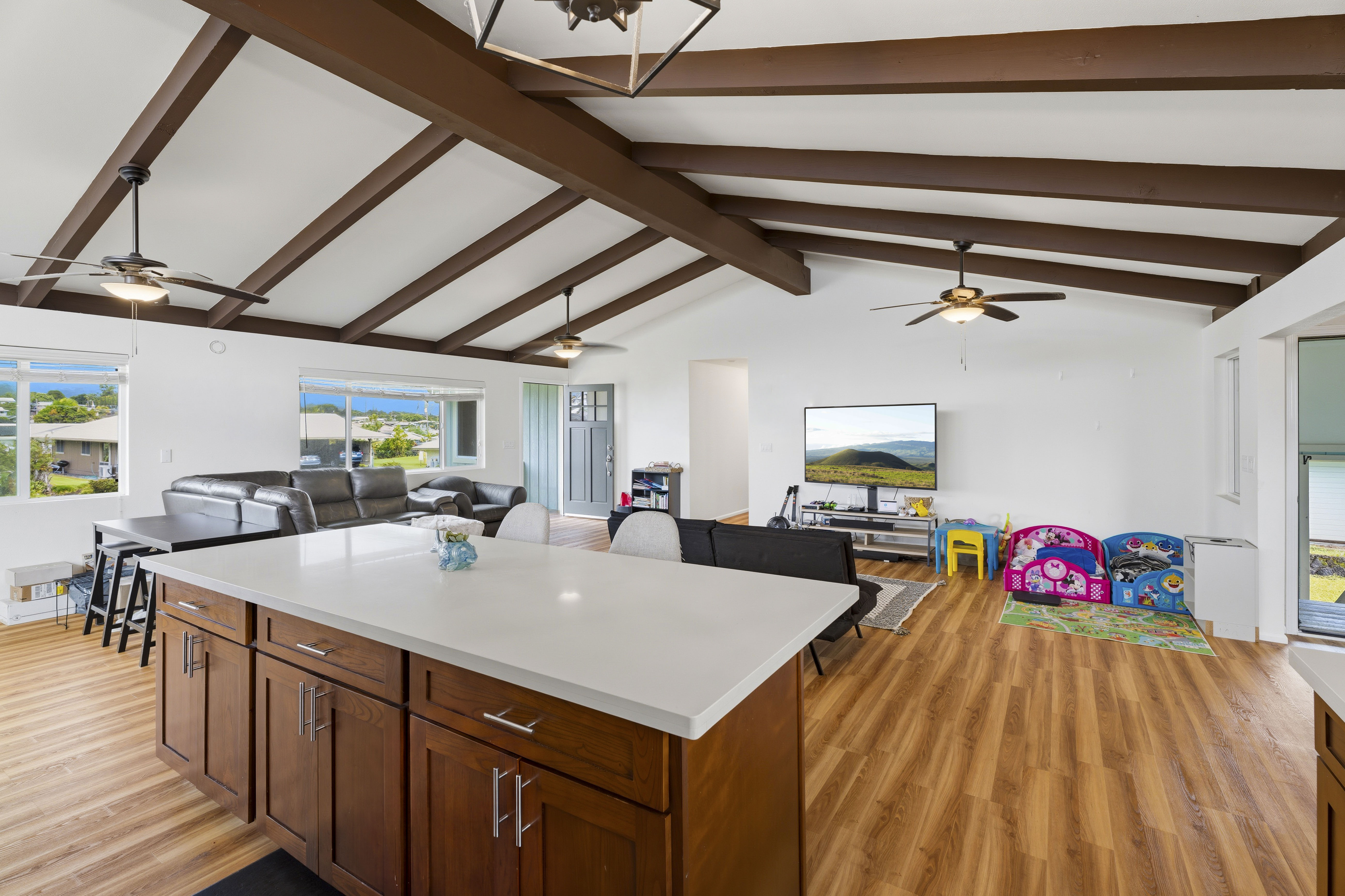 1481 Mona Loop Property Photo 6