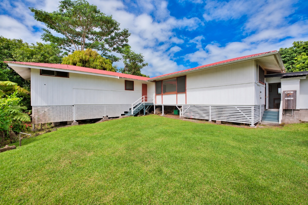 275 Kaumana Dr Property Photo 1