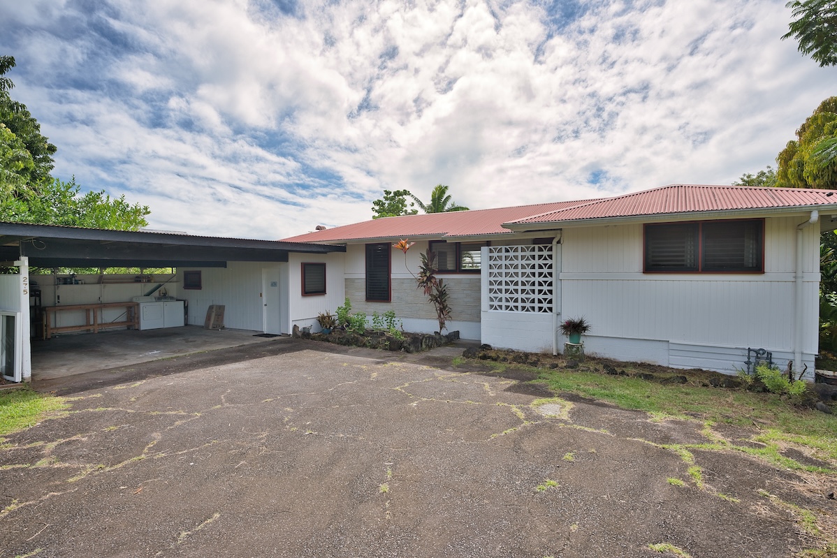 275 Kaumana Dr Property Photo 4
