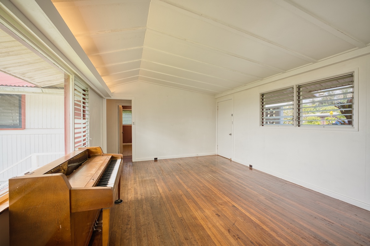 275 Kaumana Dr Property Photo 8