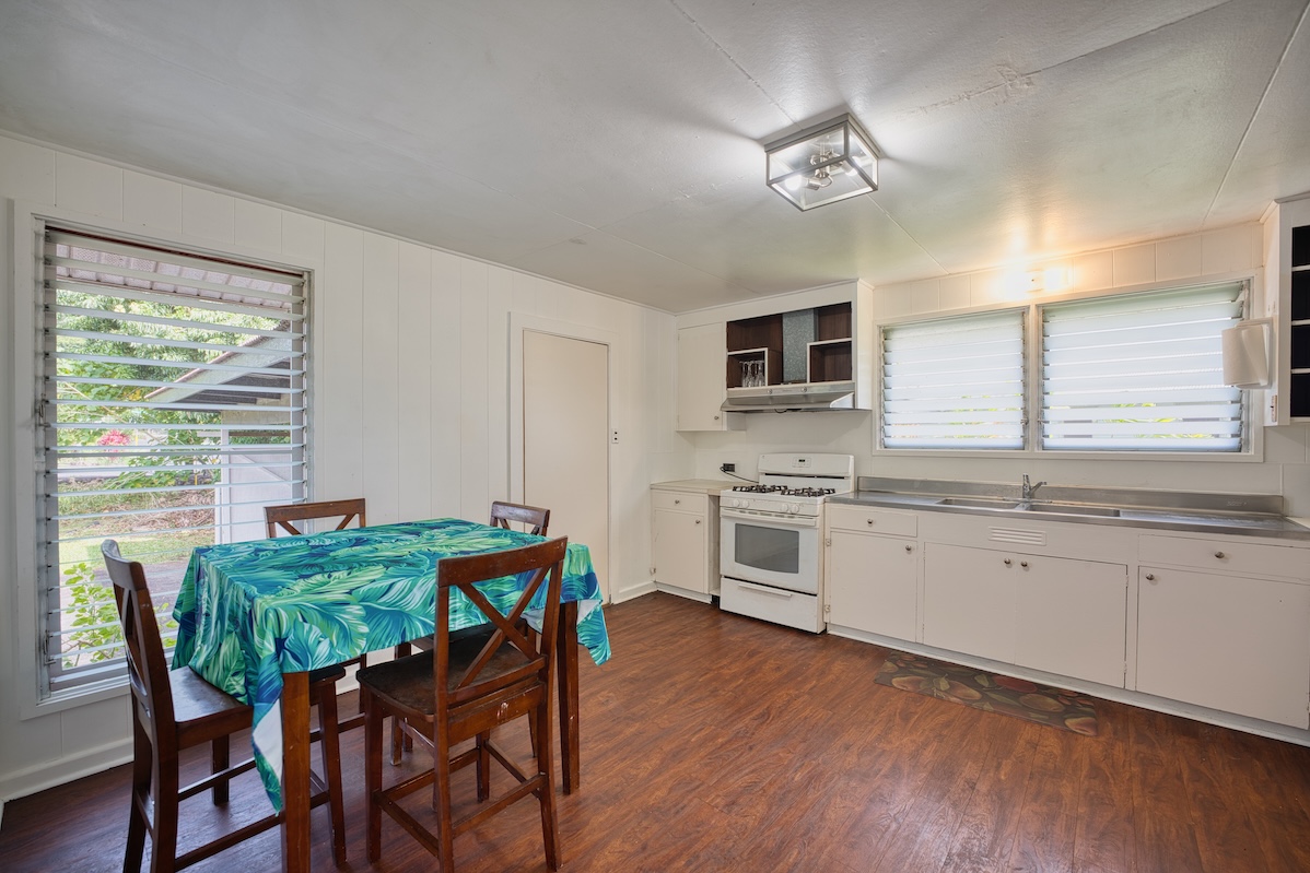 275 Kaumana Dr Property Photo 10