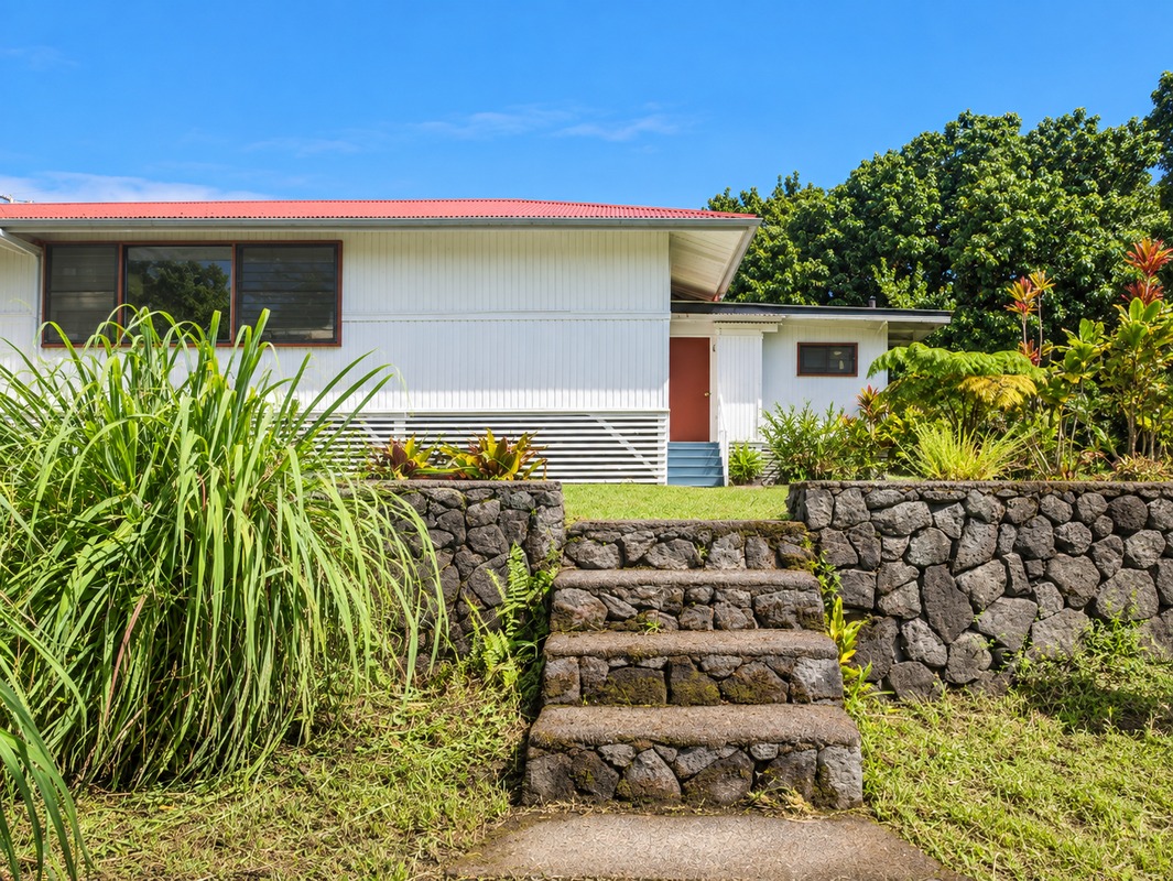 275 Kaumana Dr Property Photo 18