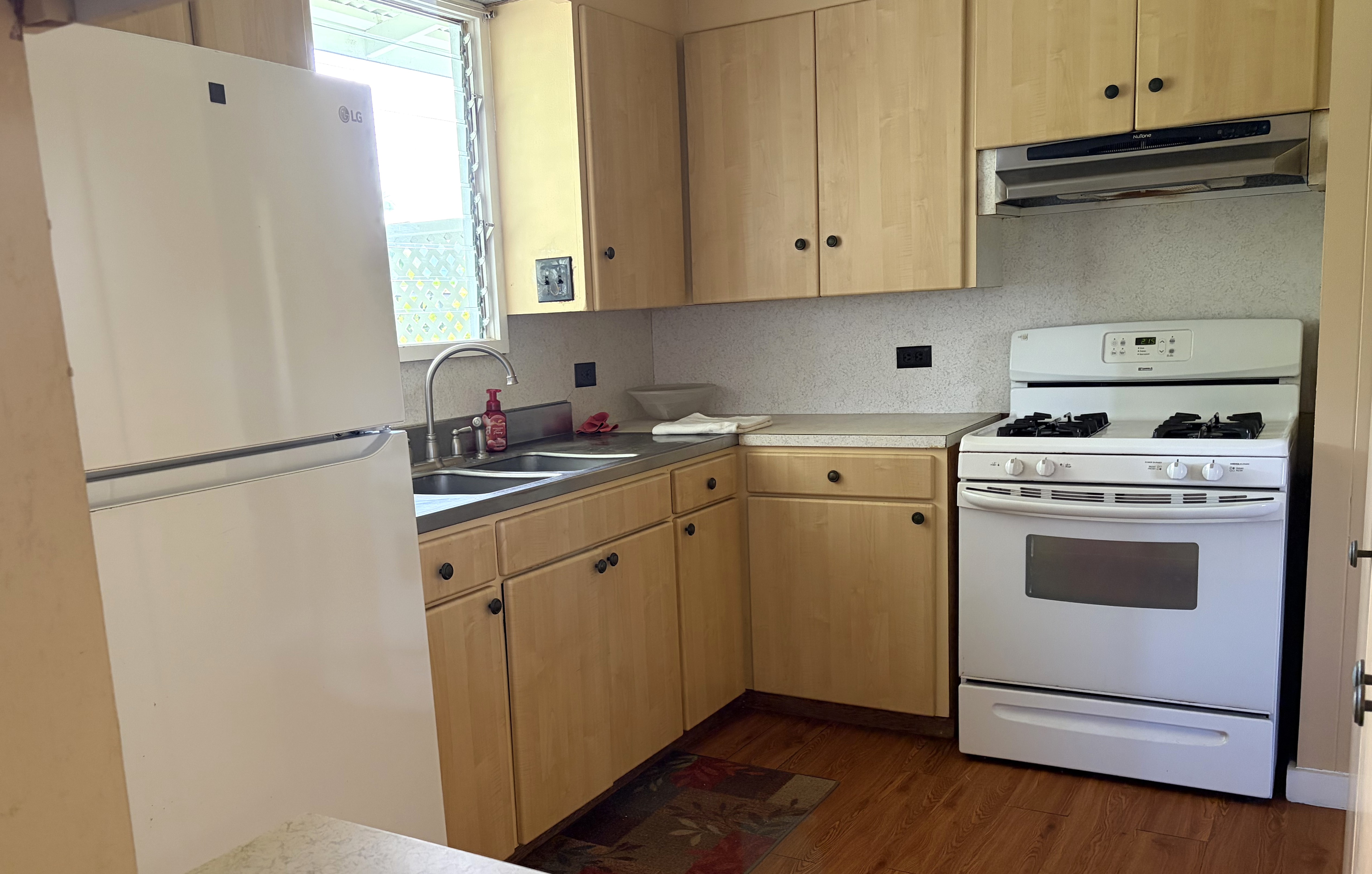 514 Hinano St Property Photo 5