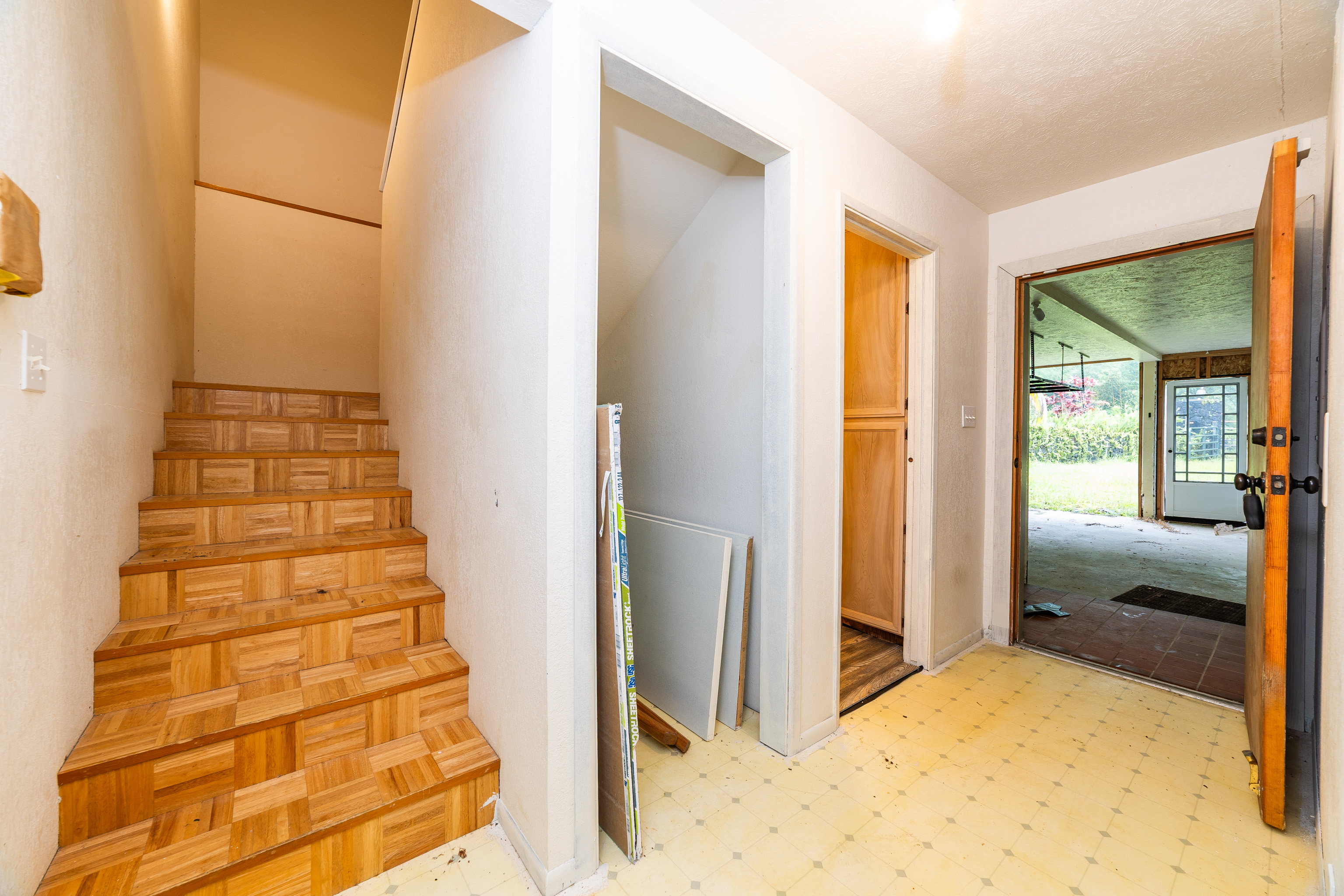 2637 Kaiwiki Rd Property Photo 21
