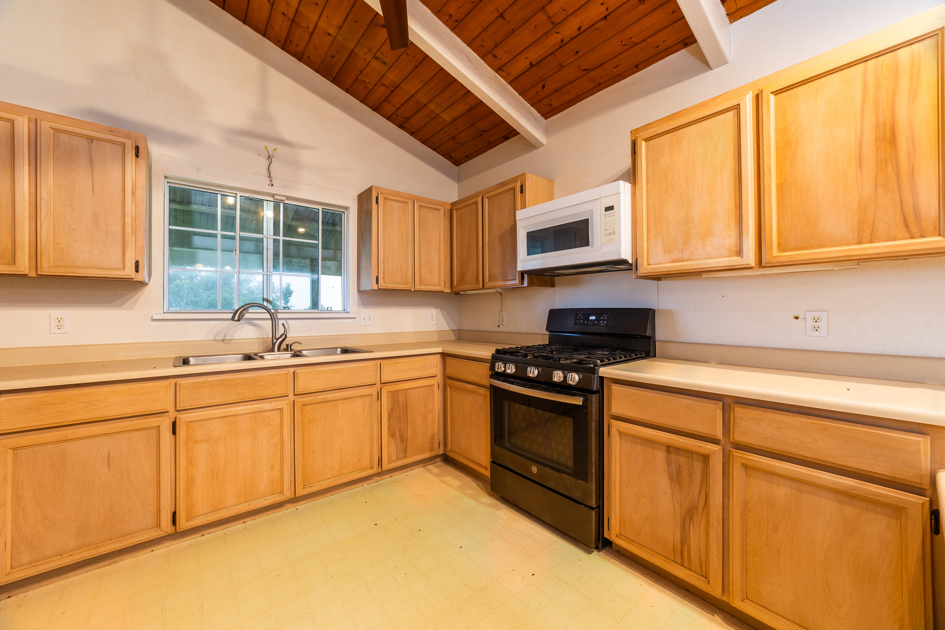 2637 Kaiwiki Rd Property Photo 26