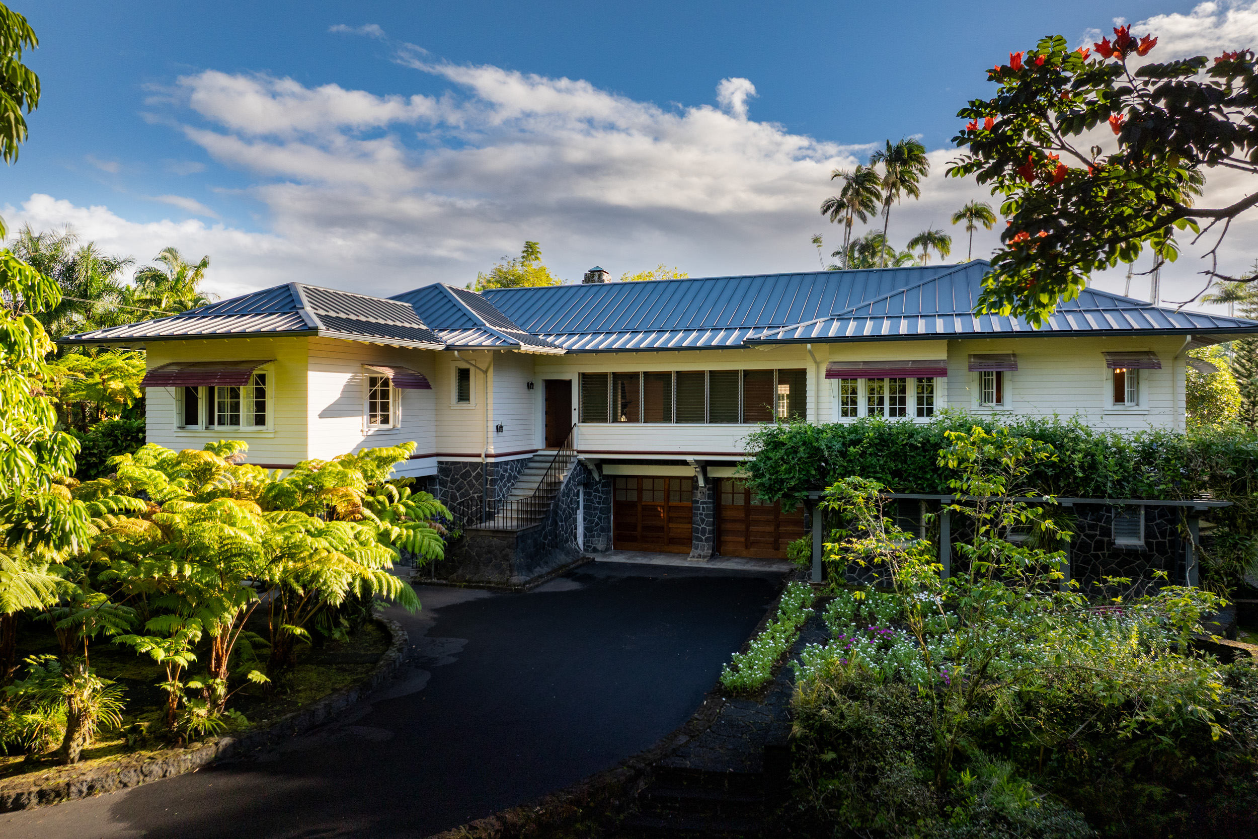 225 Kaiulani St Property Photo 1