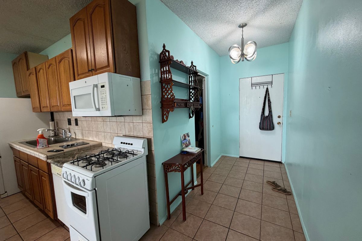 355 Orchid Manor 320 Property Photo 21
