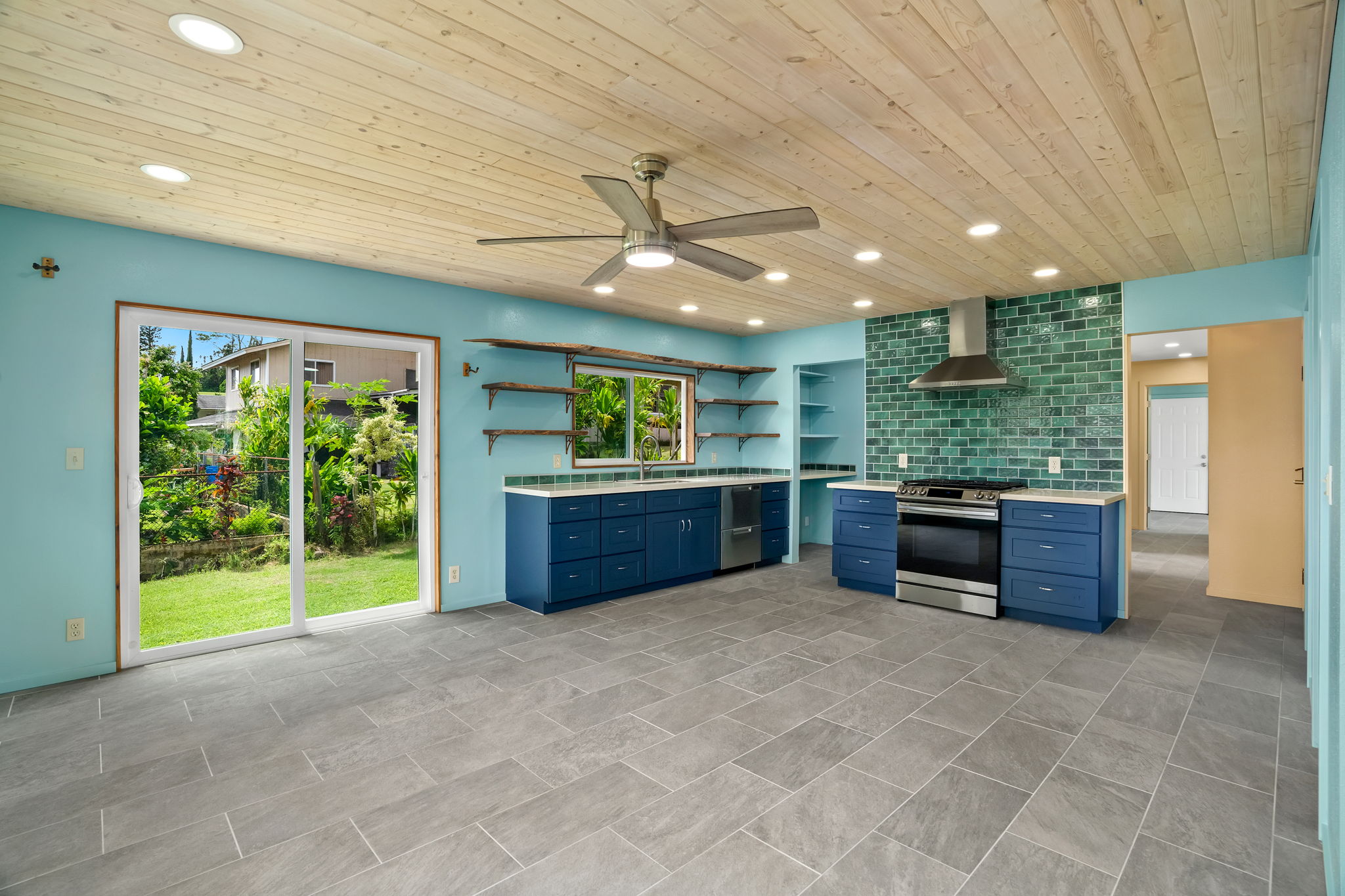408 Molo St Property Photo 4