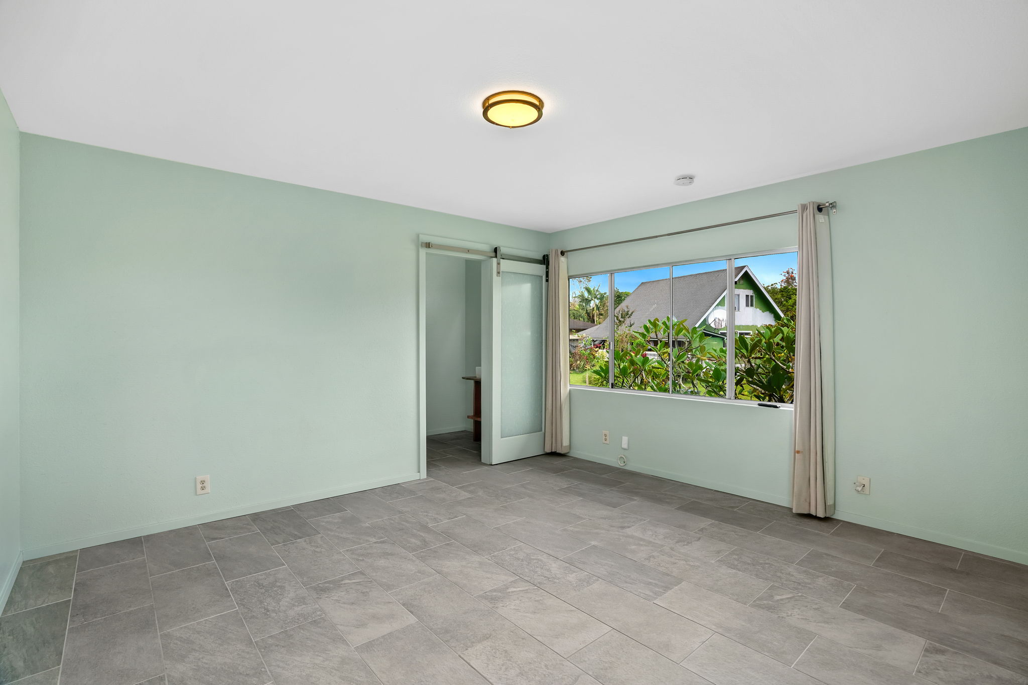408 Molo St Property Photo 11
