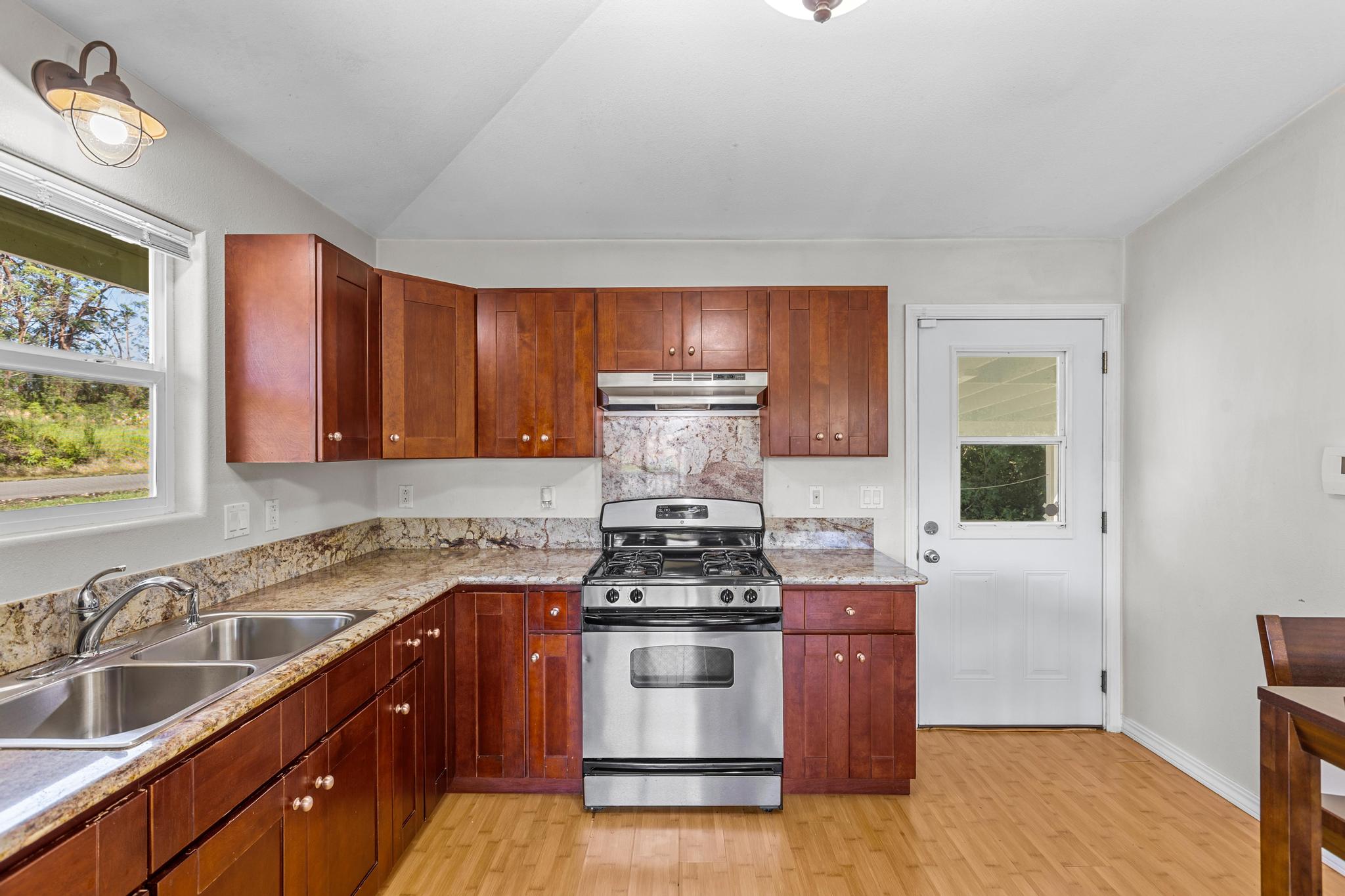 18-4084 Haumalu St Property Photo 17
