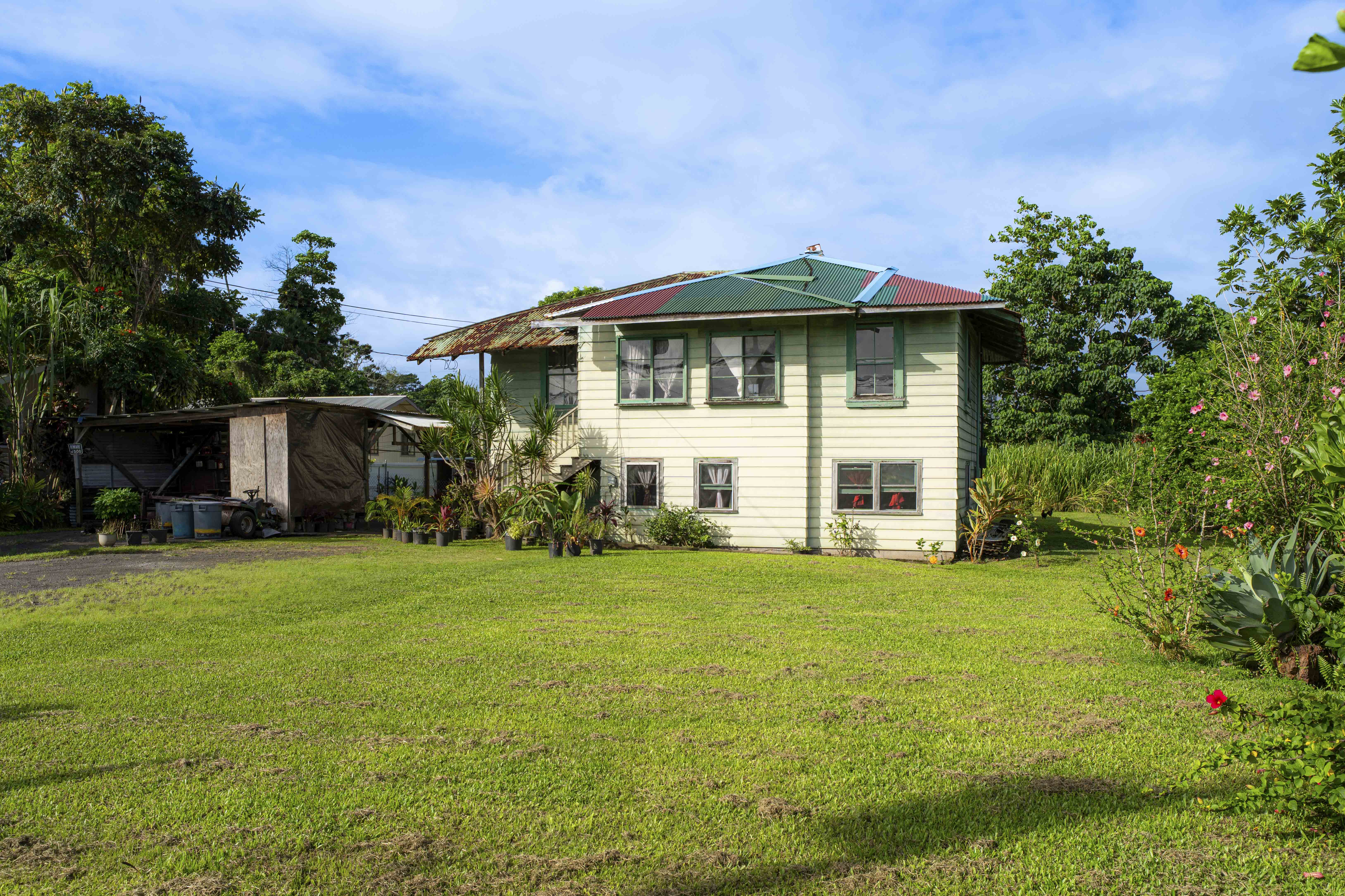 1704 Kinoole St Property Photo 6