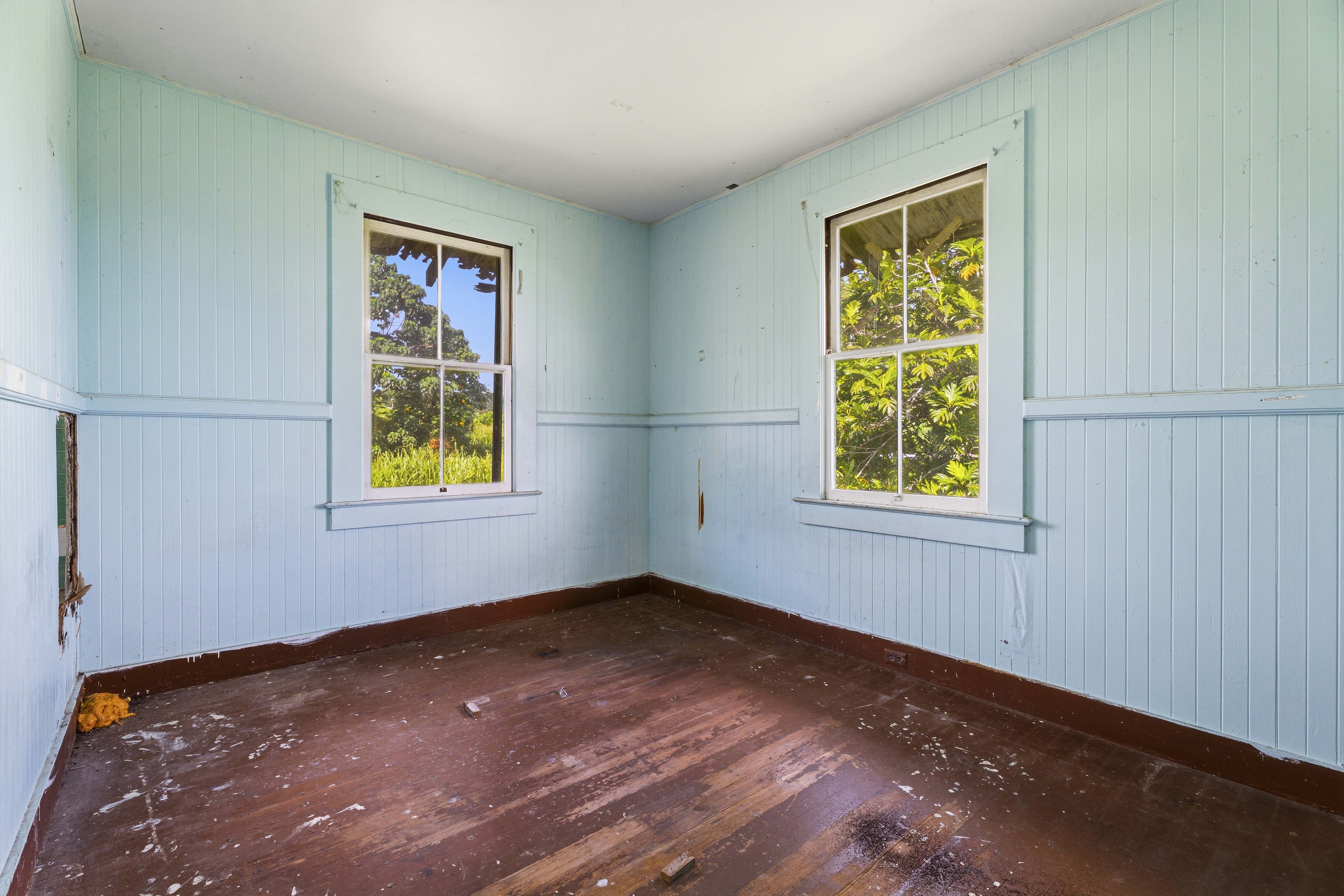 1704 Kinoole St Property Photo 9