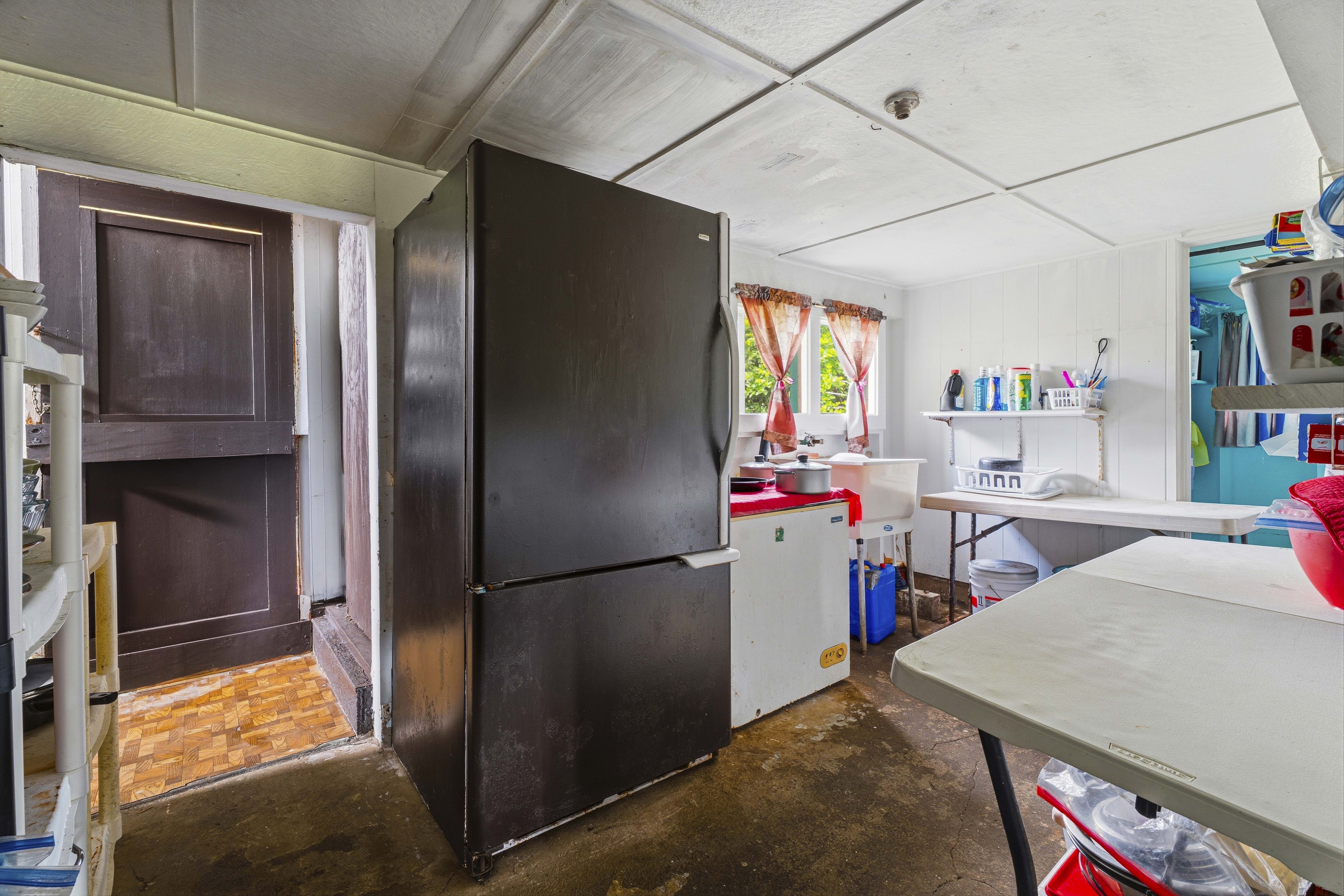 1704 Kinoole St Property Photo 13