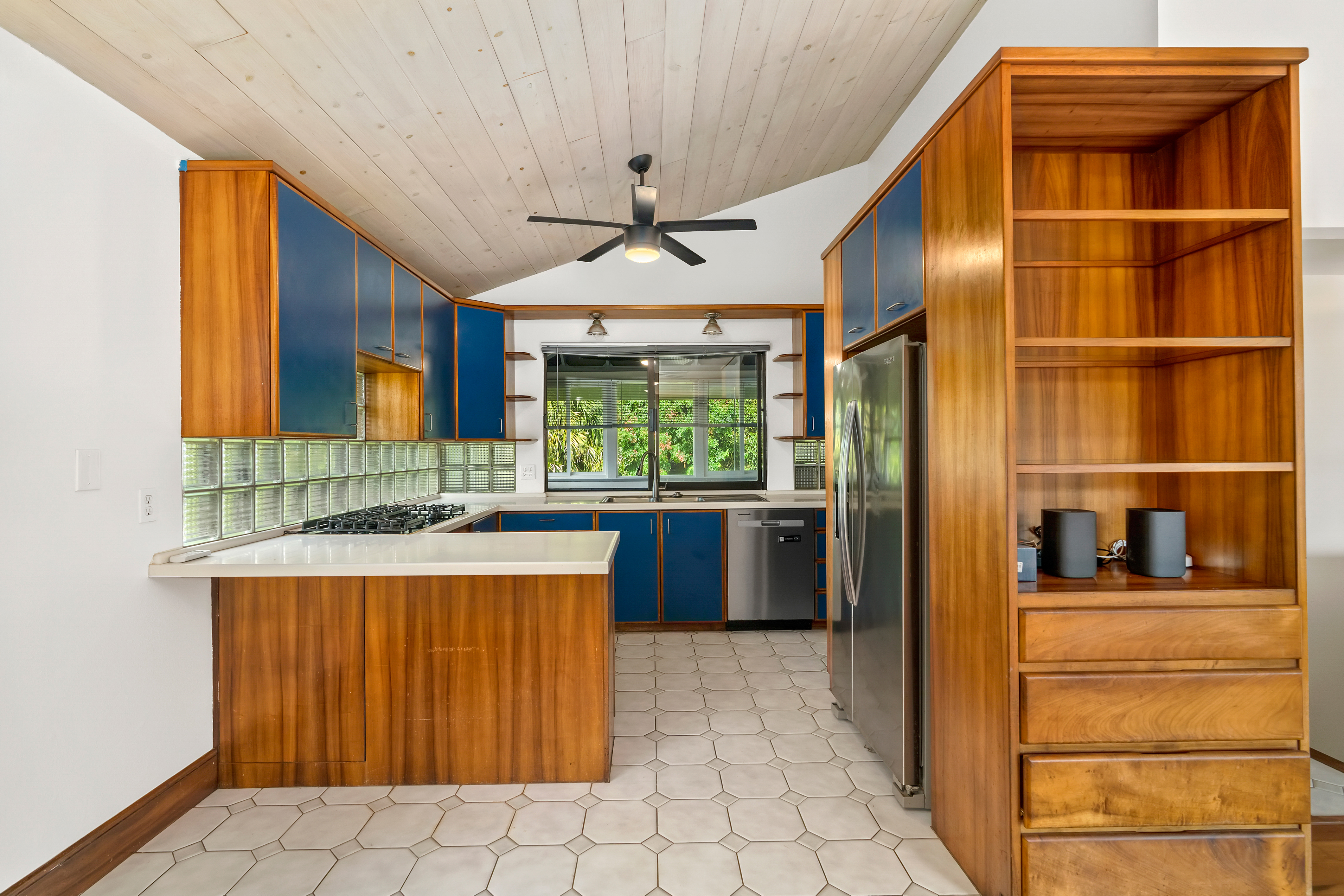 4185 Omao Rd A Property Photo 6