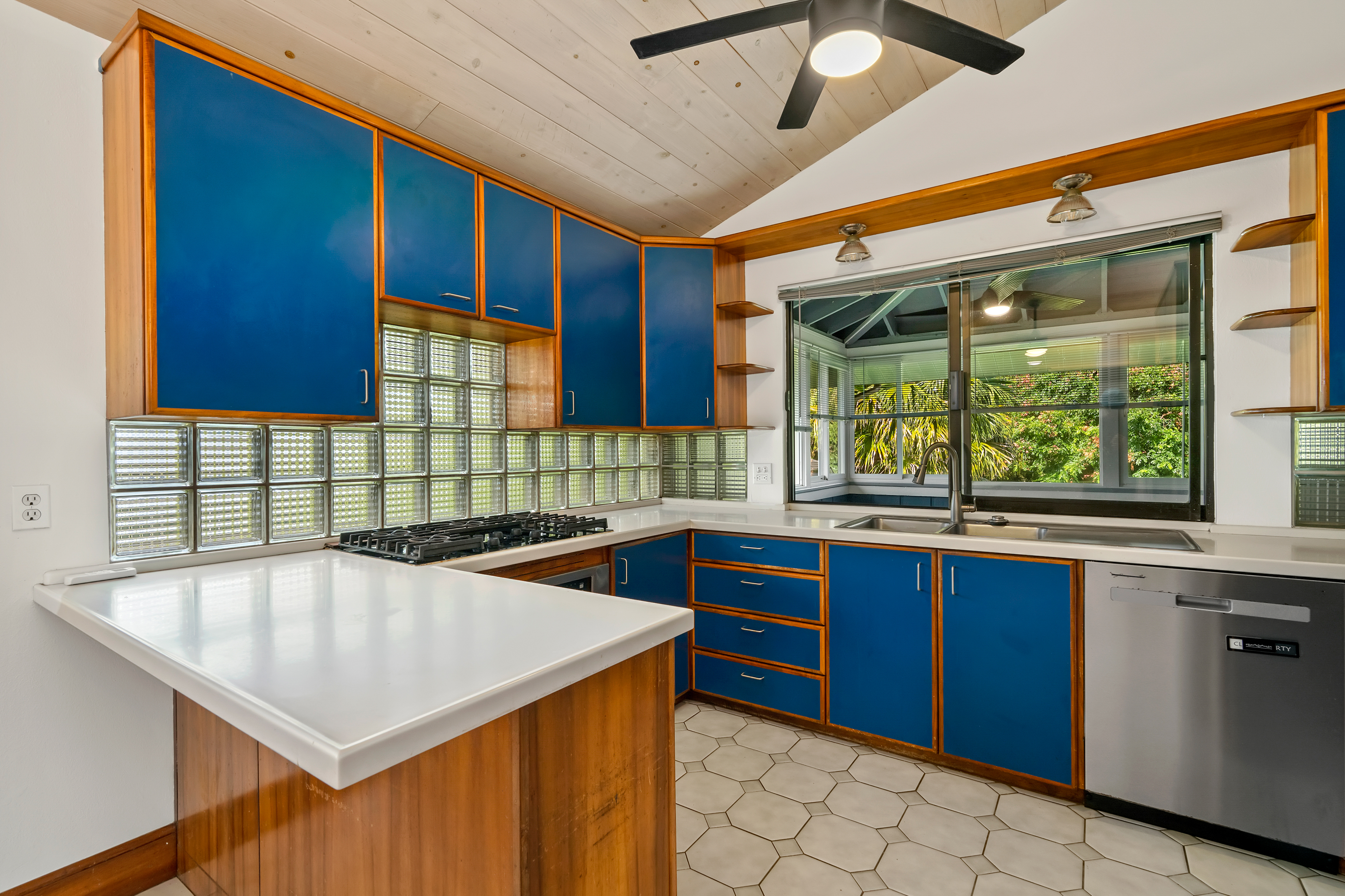 4185 Omao Rd A Property Photo 7