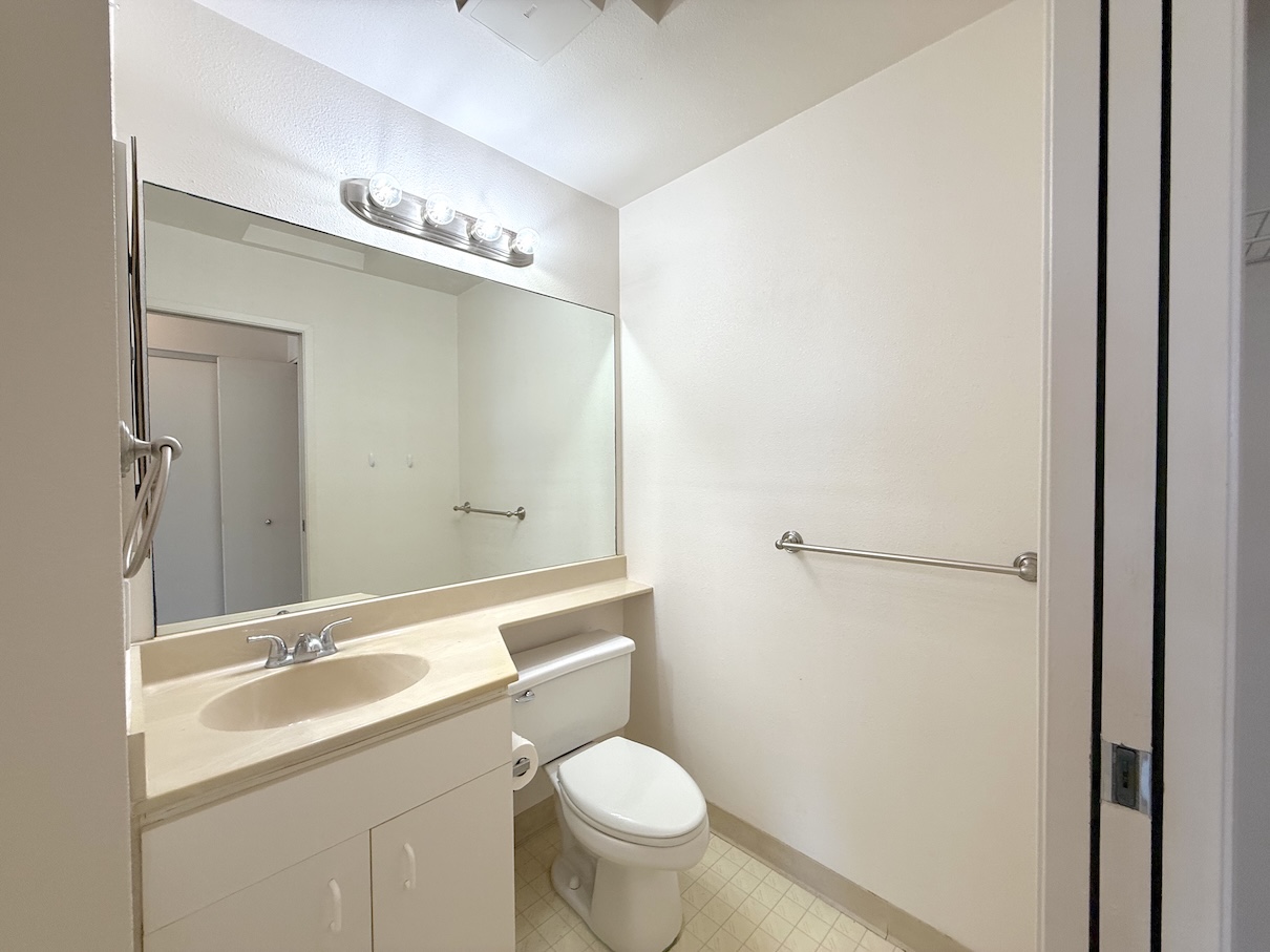 2090 Hanalima St W206 Property Photo 10