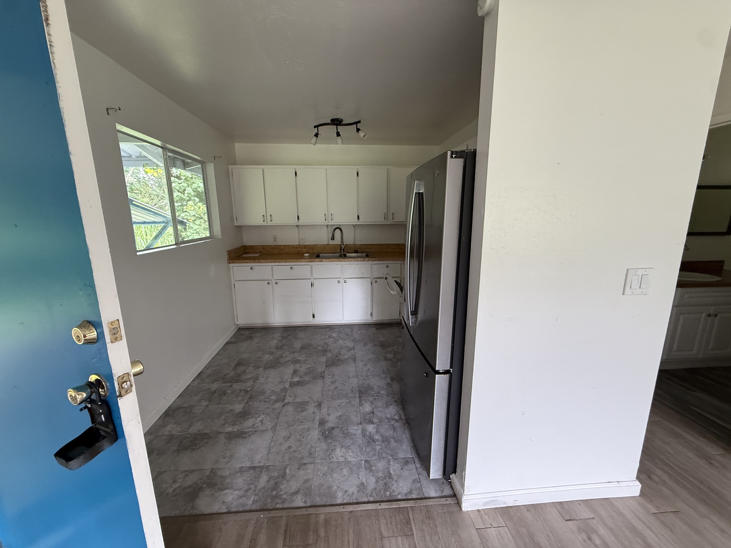 15-2737 Lai St Property Photo 7