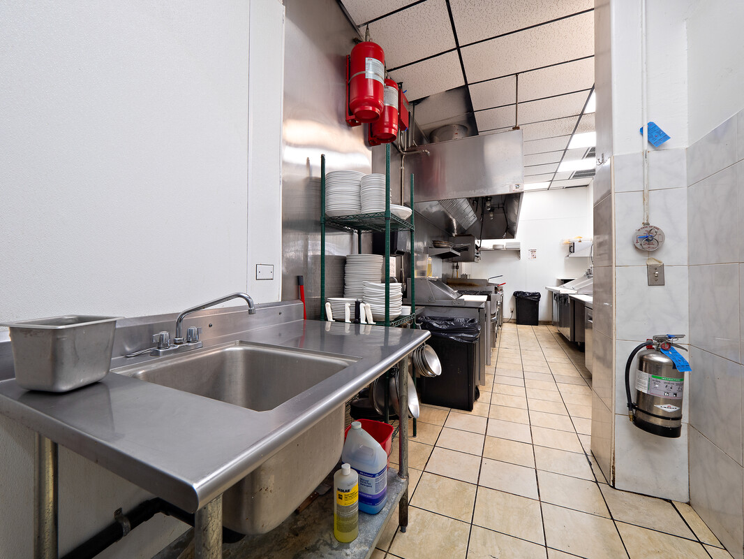 194 Kilauea Ave Property Photo 10