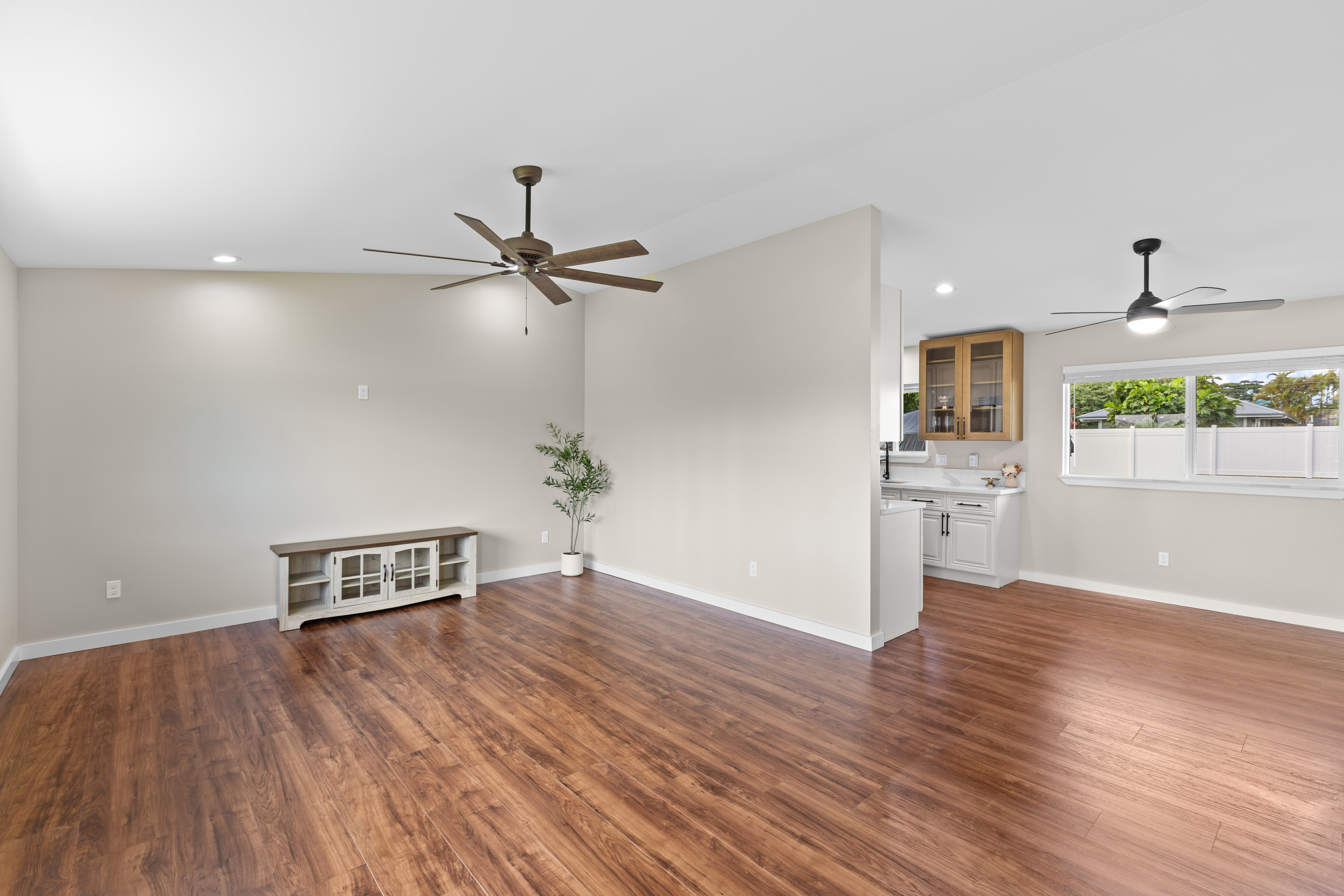 16-2130 Silversword Dr Property Photo 5